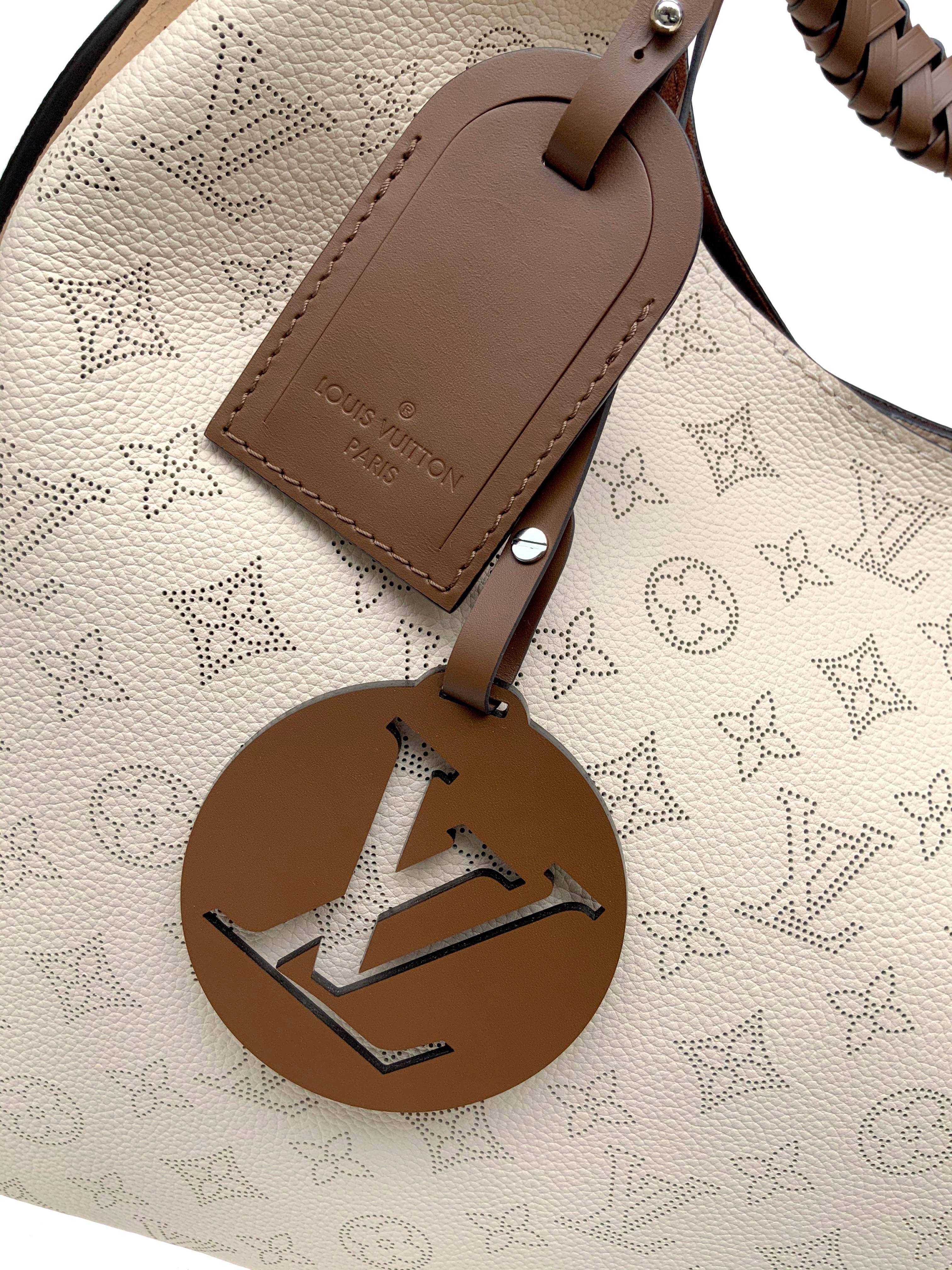 LUXURY* Louis Vuitton Handbag, 'Carmel' in Mahina Leather