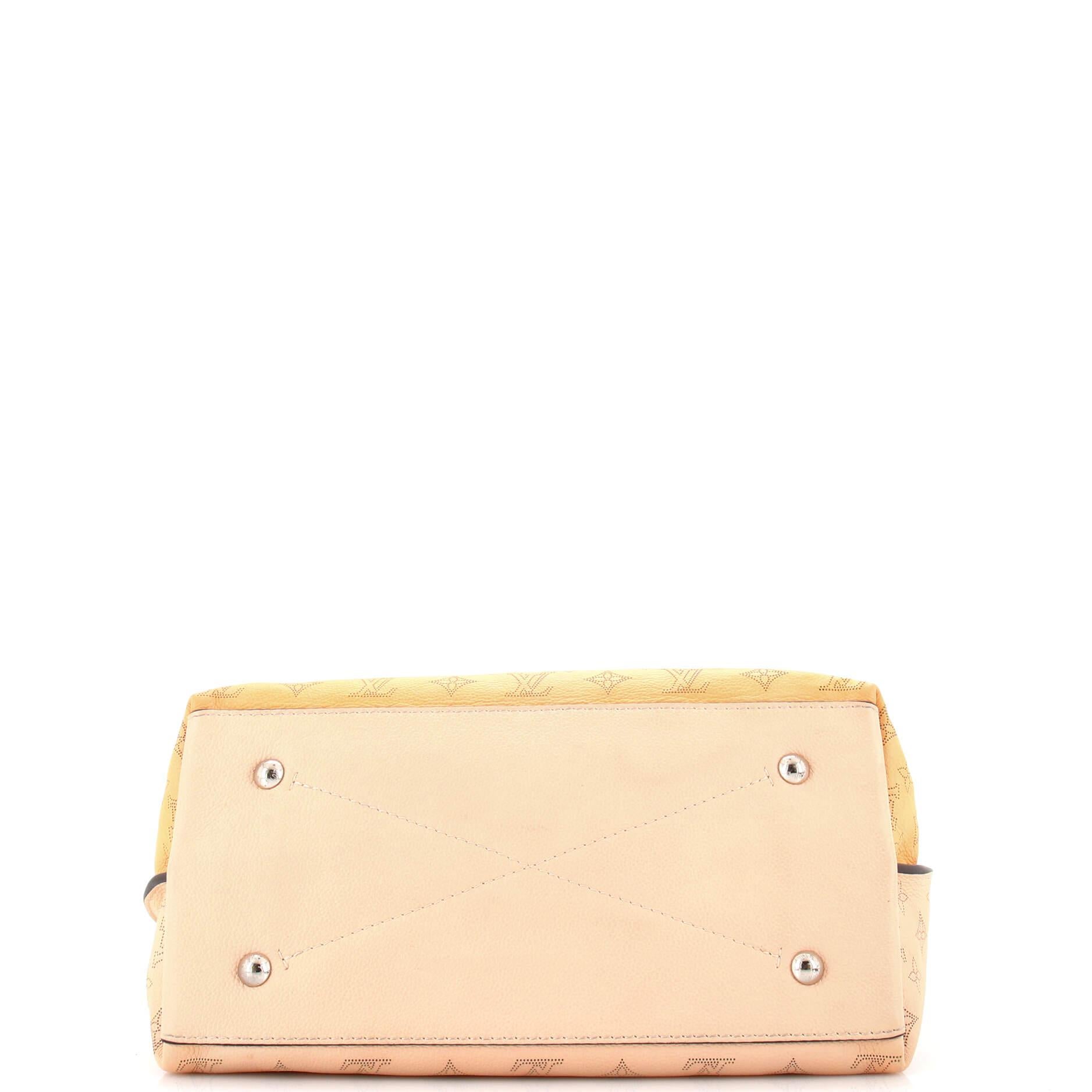 Louis Vuitton Carmel Hobo Mahina-Leder aus Mahina-Leder Damen