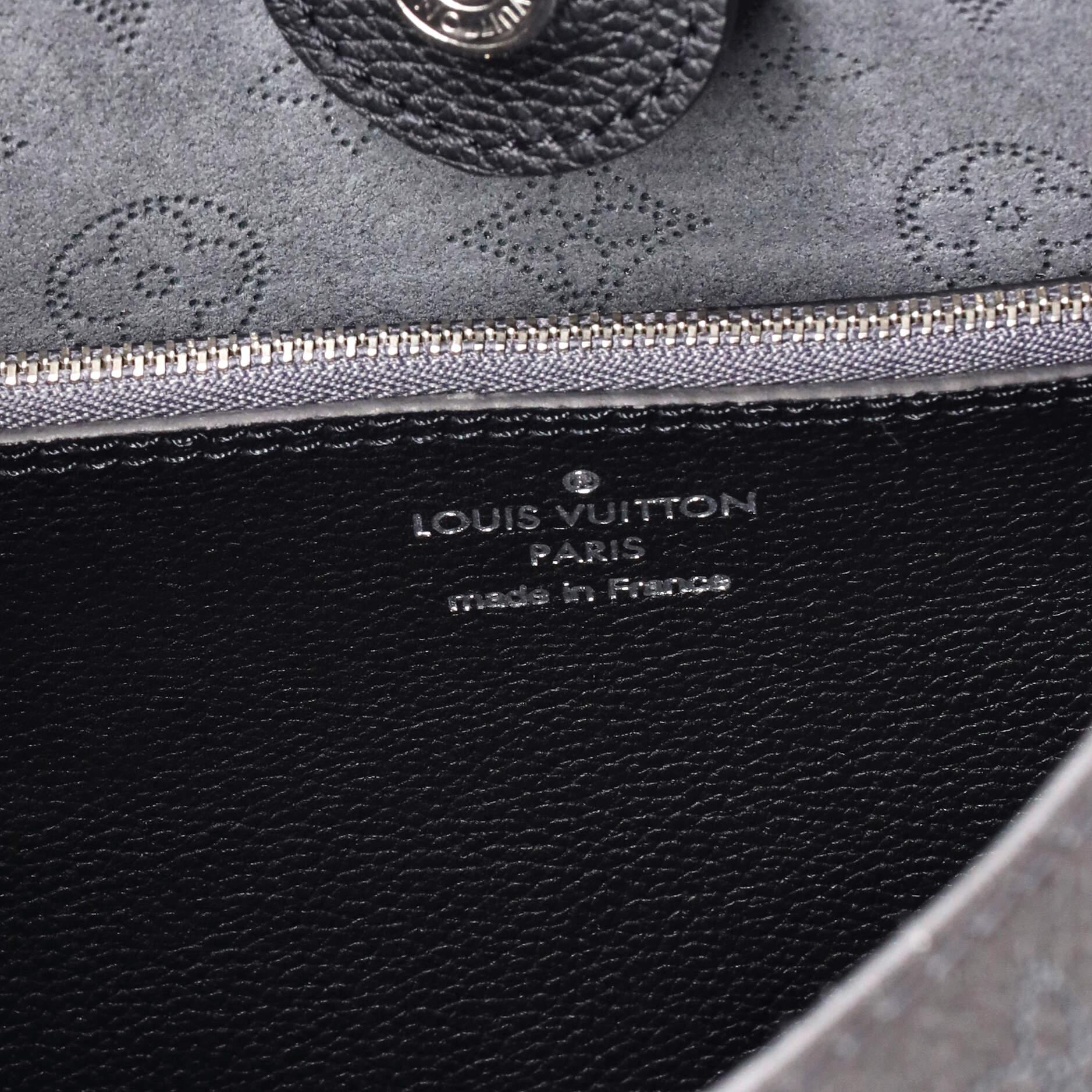 Louis Vuitton Carmel Hobo Mahina Leather 2