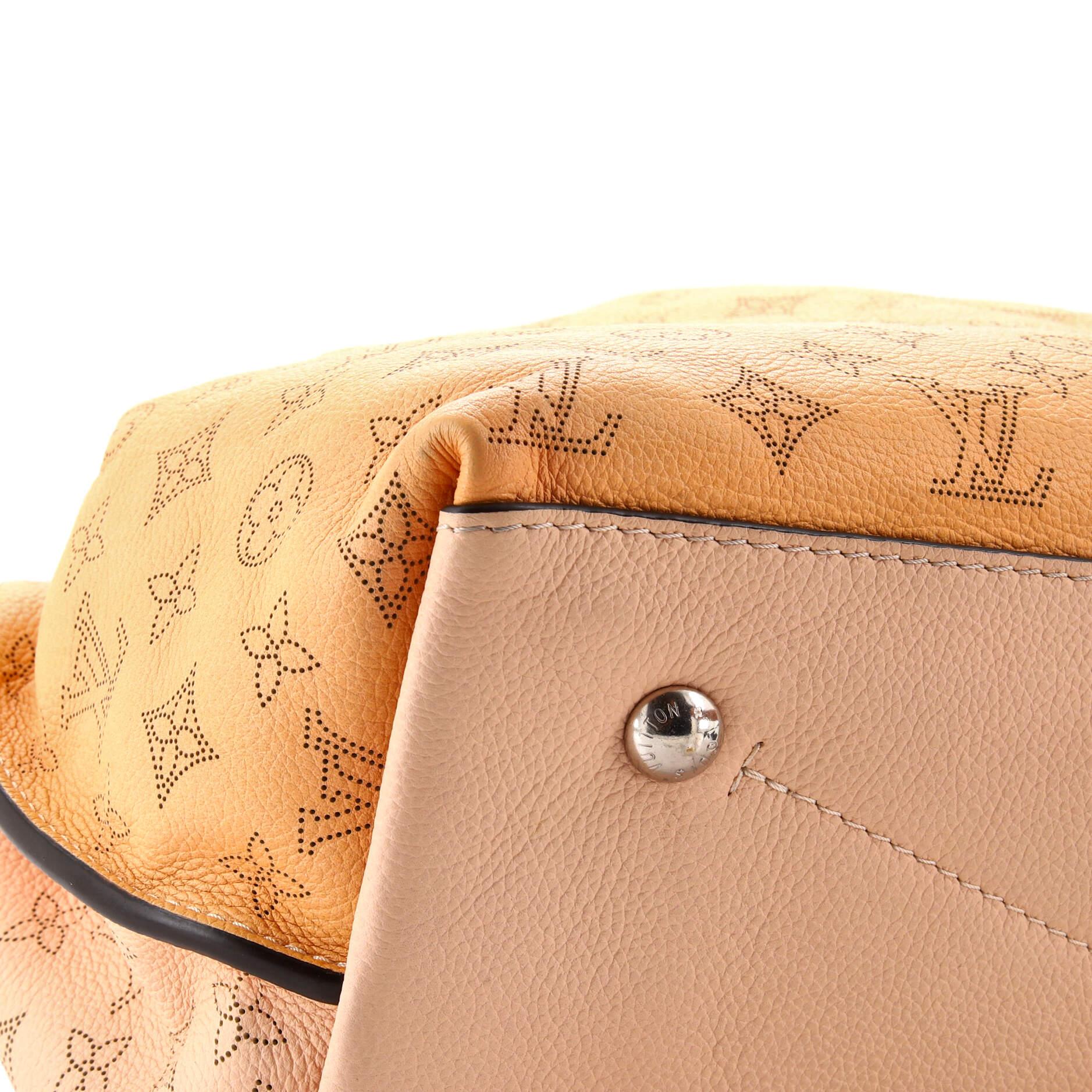Louis Vuitton Carmel Hobo Mahina-Leder aus Mahina-Leder 2