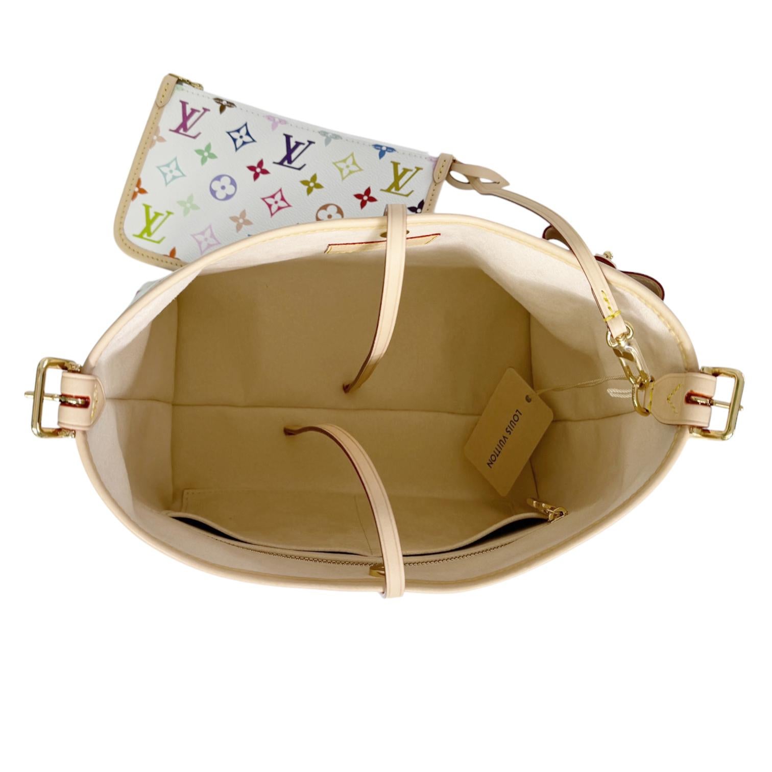 LOUIS VUITTON MURAKAMI COLLECTION 2025
Limited Edition
Color: Multicolored
MICROCHIPPED

Perfect for everyday use, The leather in this product comes from tanneries audited and certified by the Leather Working Group (LWG)These tanneries are committed