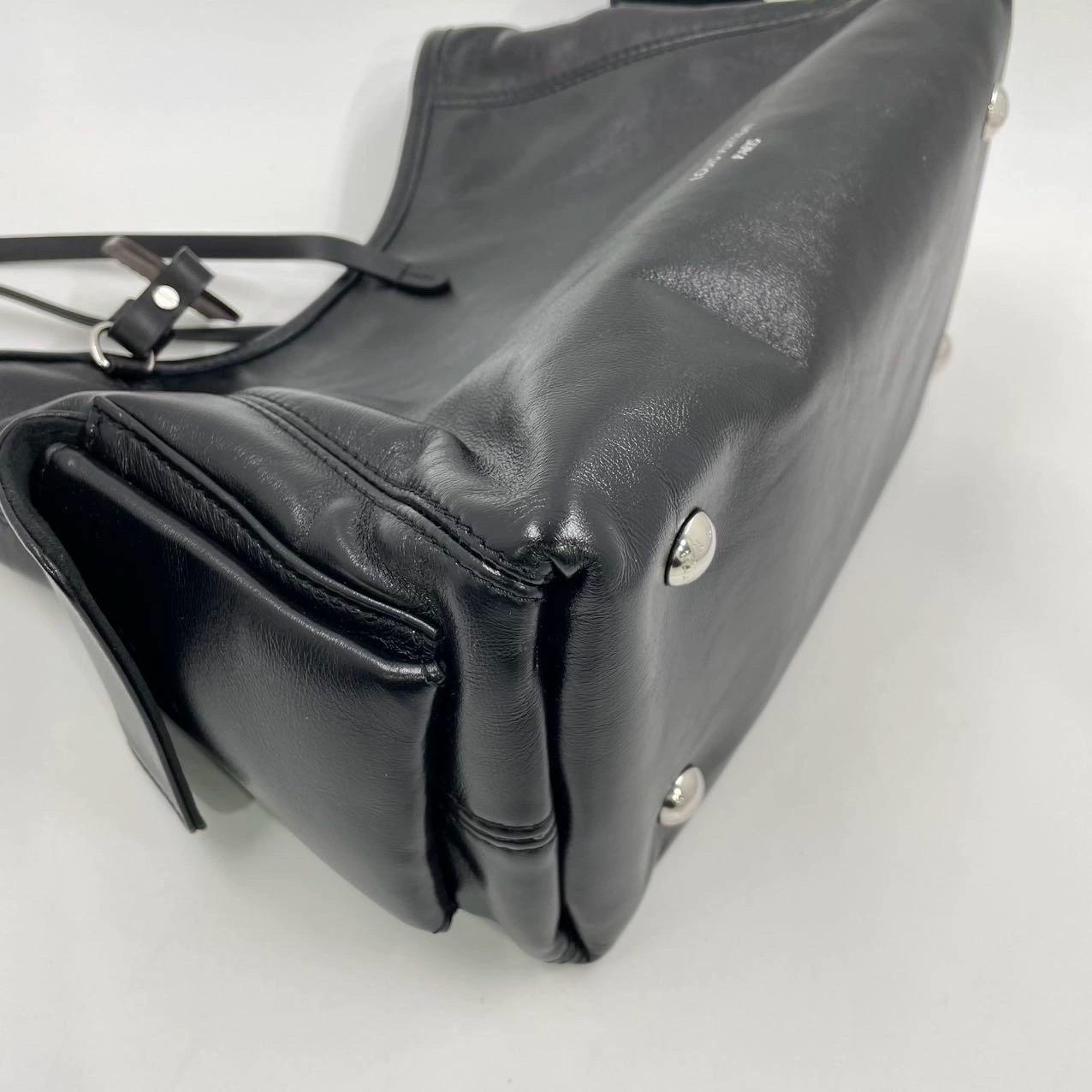Louis Vuitton CarryAll Cargo Vibe PM Small Lambskin Leather So Black Shoulder Ba 5