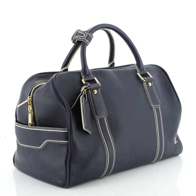 Condition: Excellent. Minor wear on base corners and handles, scratches on hardware.
Accessories: Keys, Lock, Luggage Tag, Poignet
Measurements: Handle Drop 6