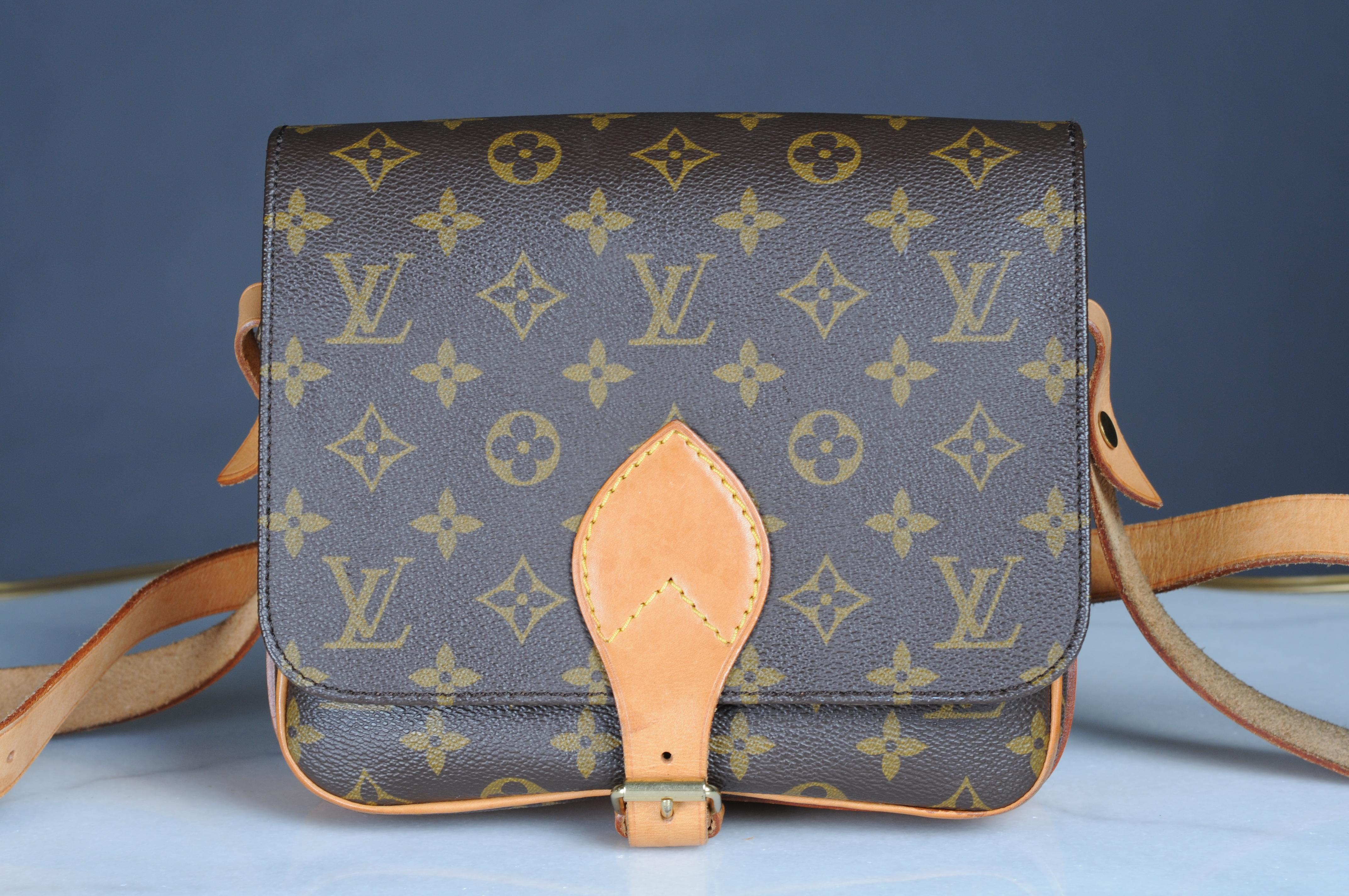 Louis Vuitton Cartouchiere mm Crossbidy-Tasche  im Angebot 8