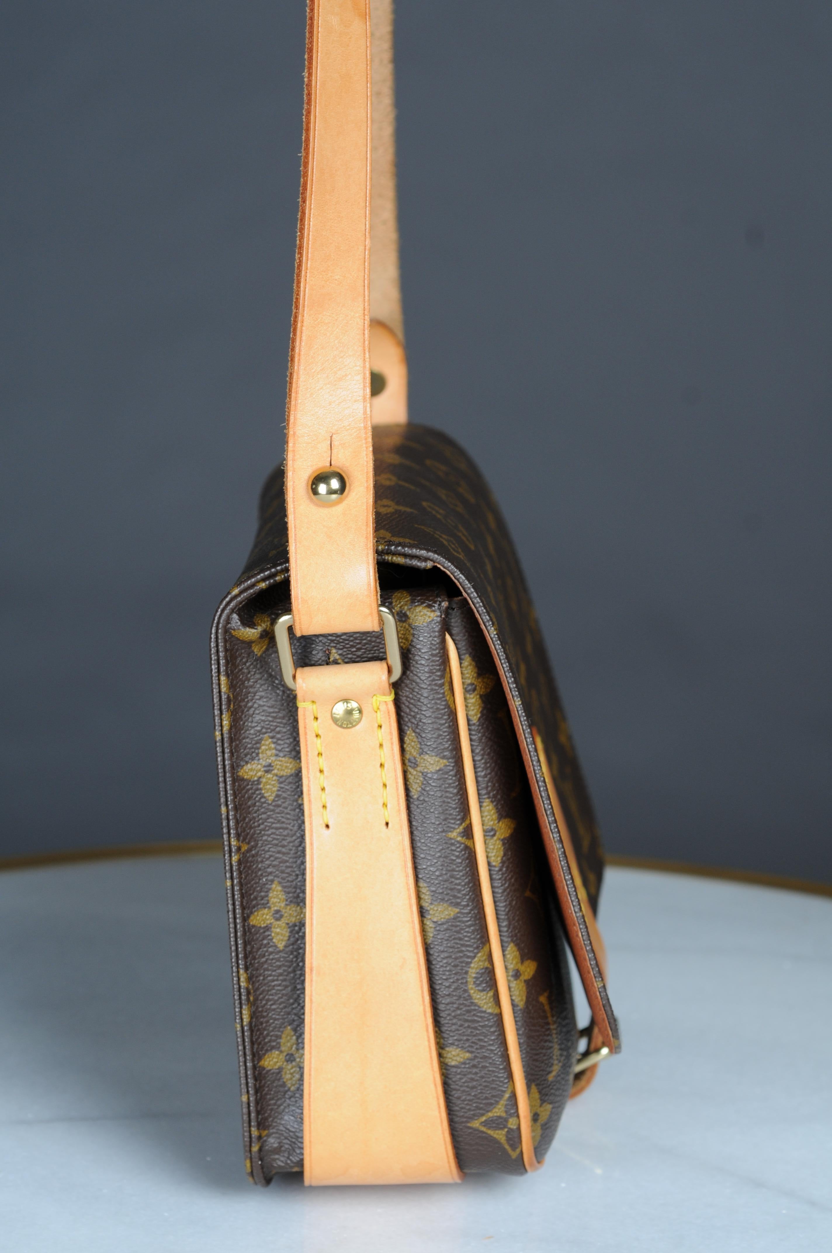 Louis Vuitton Cartouchiere mm Crossbidy-Tasche  im Zustand „Hervorragend“ im Angebot in 10707, DE