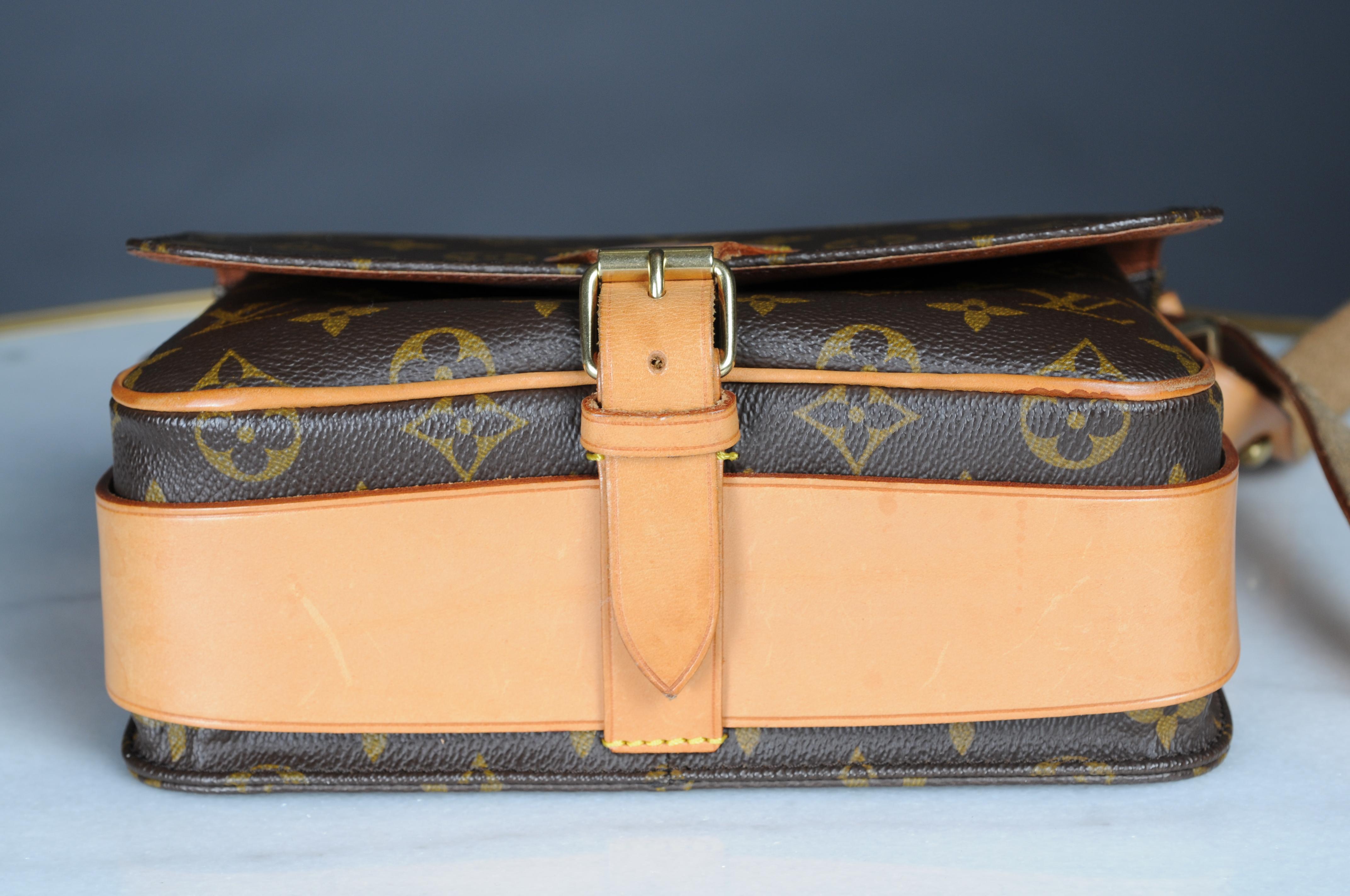 Louis Vuitton Cartouchiere mm Crossbidy-Tasche  für Damen oder Herren im Angebot
