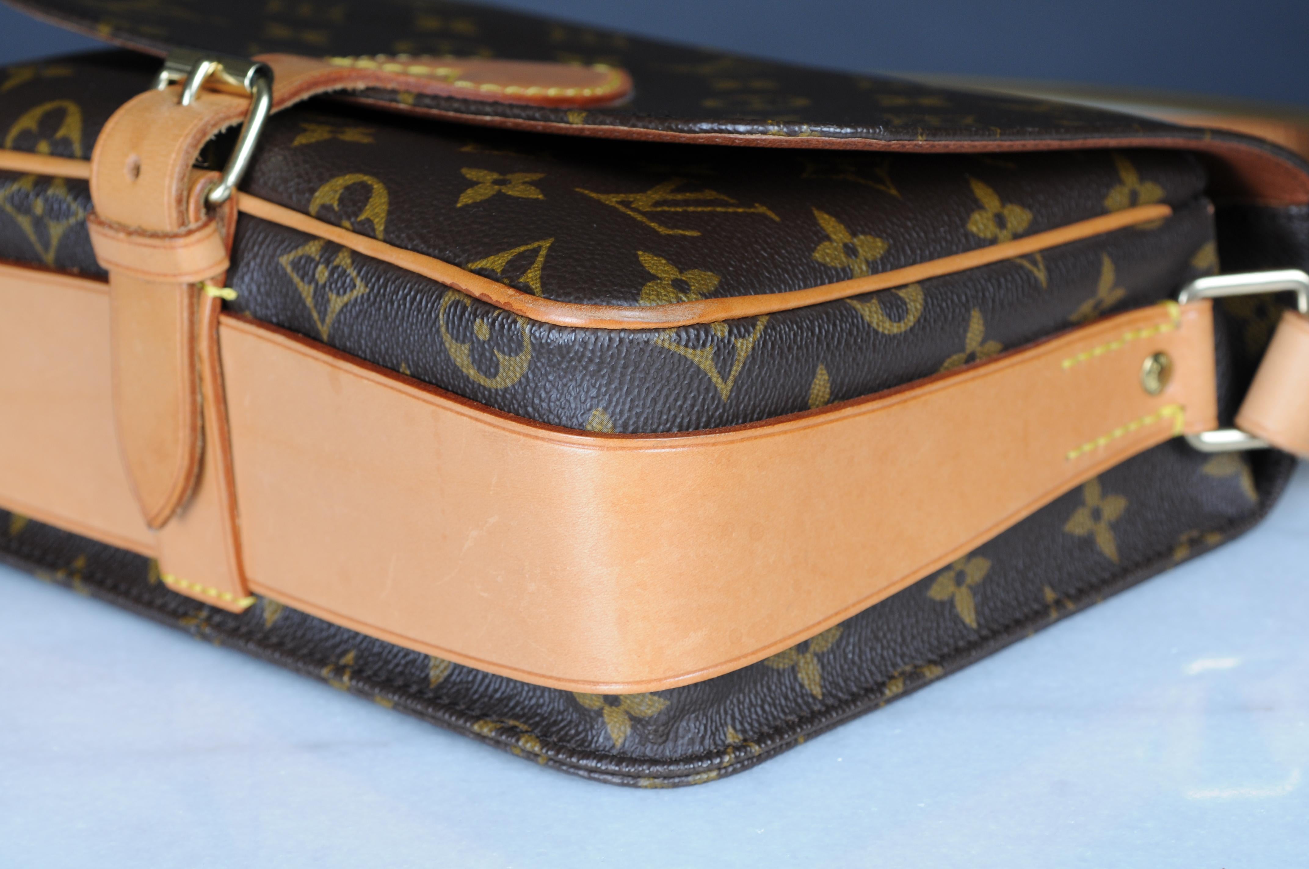 Louis Vuitton Cartouchiere mm crossbidy bag  For Sale 2