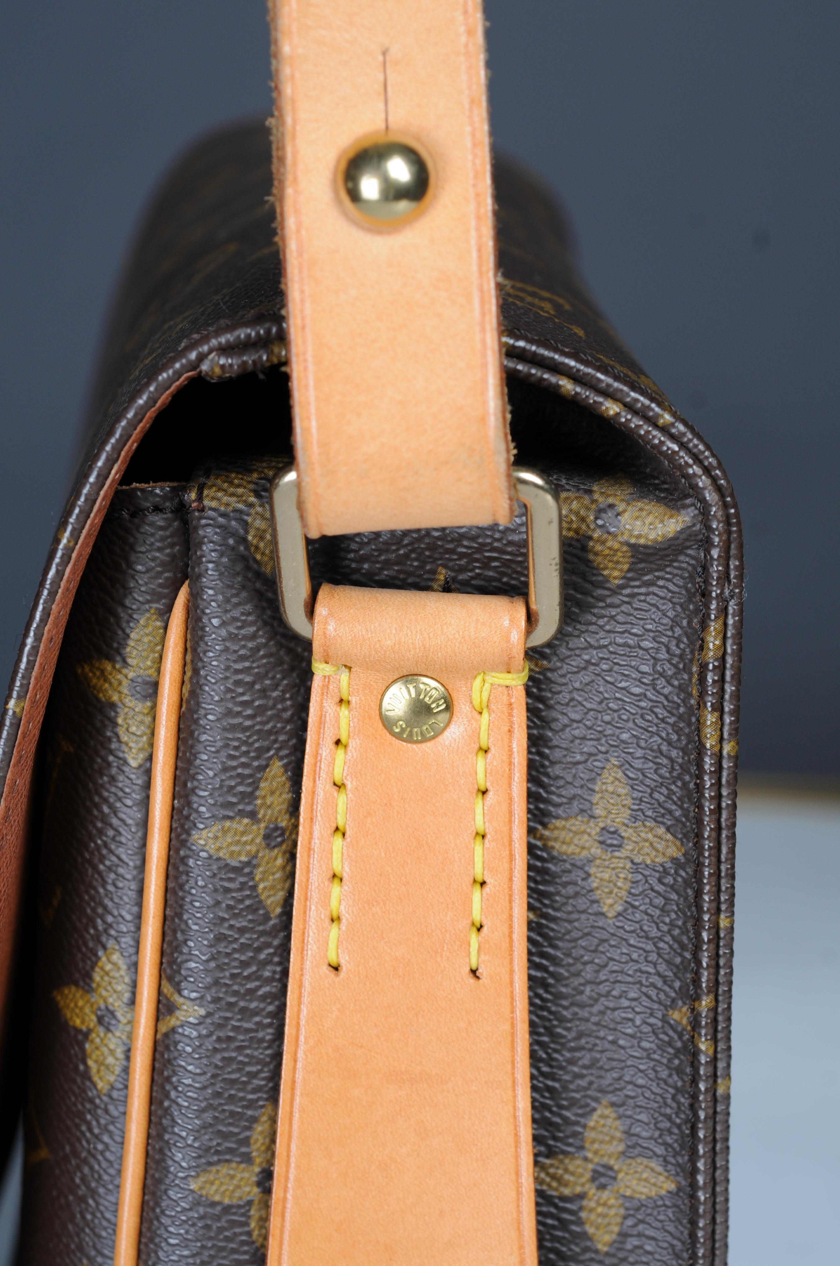 Louis Vuitton Cartouchiere mm crossbidy bag  For Sale 5