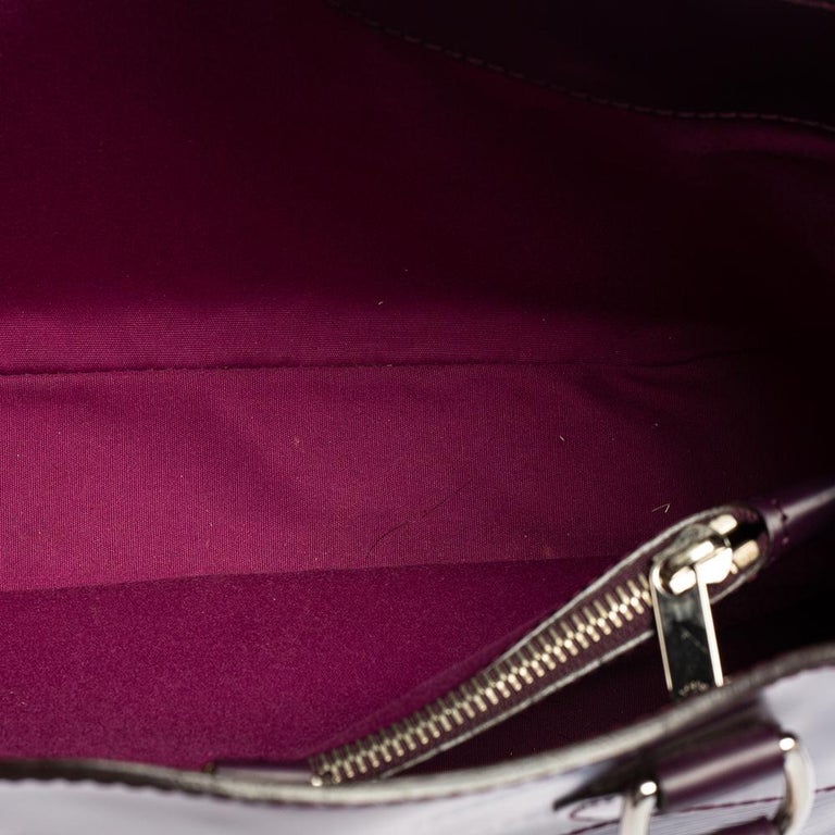 Louis Vuitton Cassis Epi Leather Passy PM Bag For Sale 1