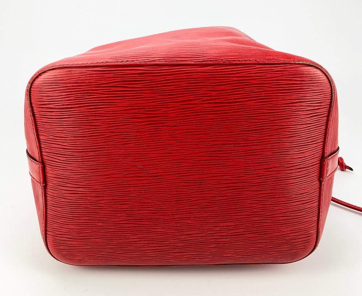 Women's Louis Vuitton Castillian Red Epi Noe Drawstring Bucket Bag For Sale