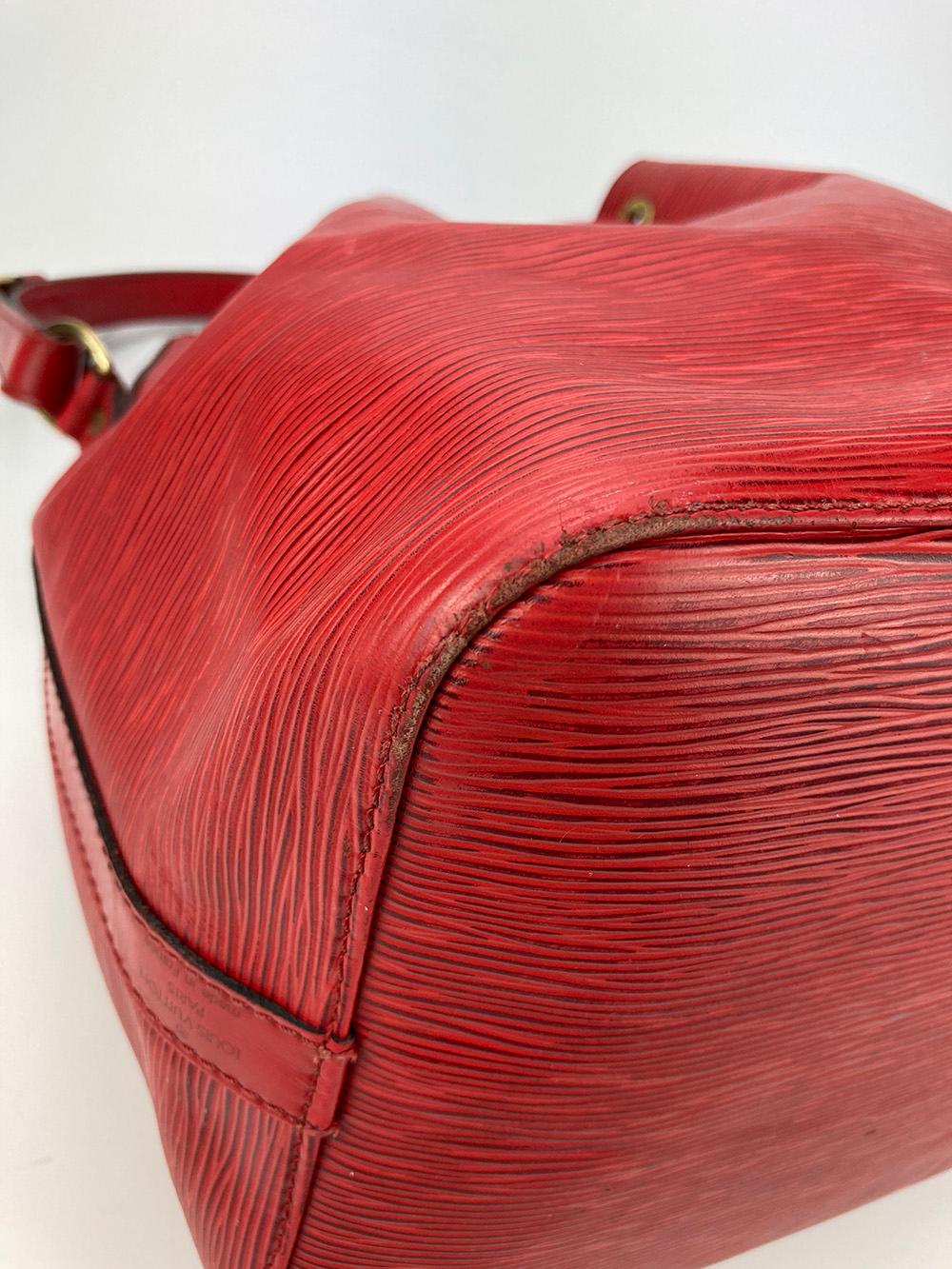 Louis Vuitton Castillian Red Epi Noe Drawstring Bucket Bag For Sale 2