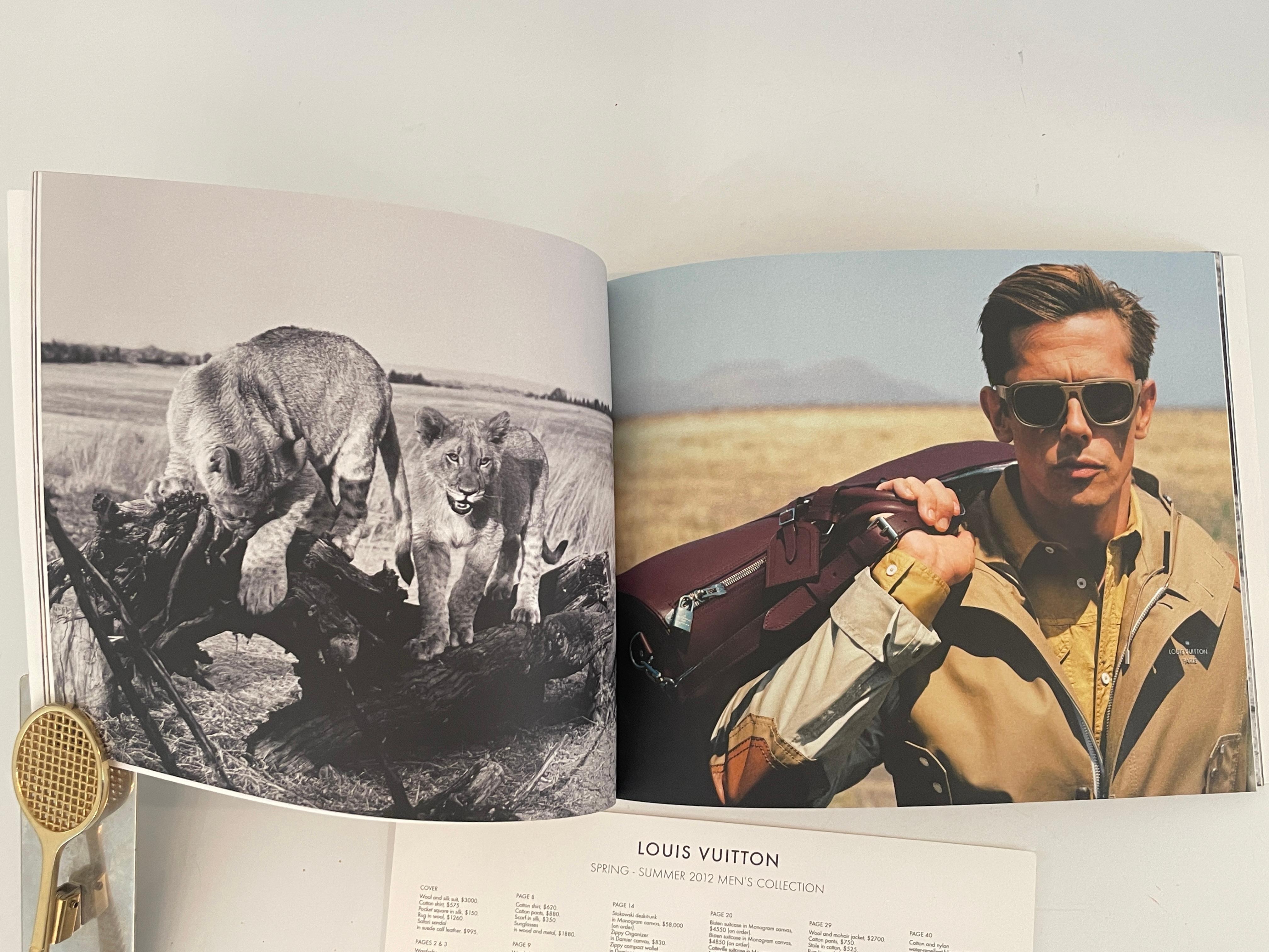 Marron Catalogue Louis Vuitton Fashion Book 2012 Safari en vente