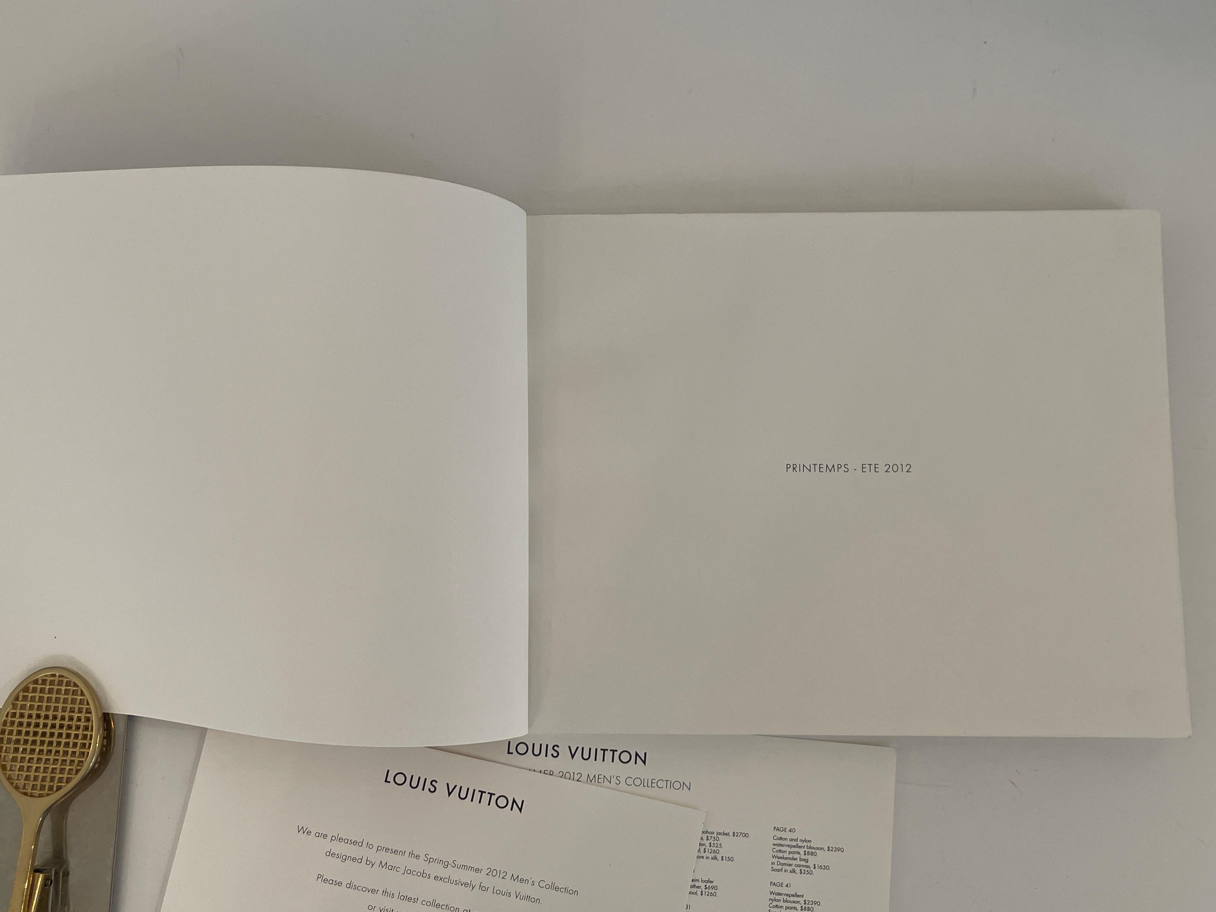 Catalogue Louis Vuitton Fashion Book 2012 Safari en vente 1