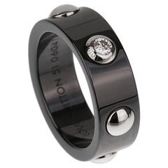 Anillo Louis Vuitton con banda de cerámica y diamantes en platino