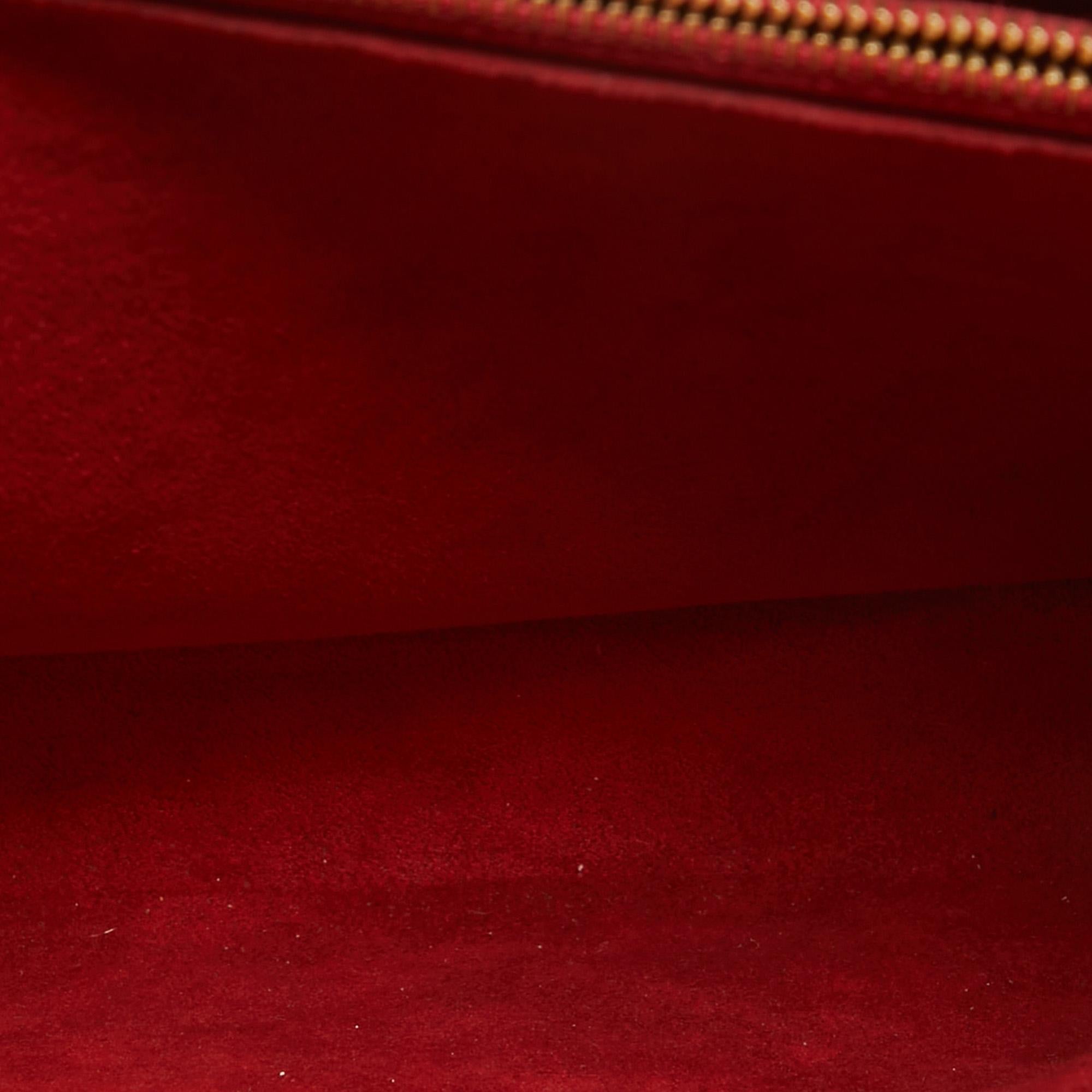 Louis Vuitton Cerise Monogramm Tasche aus Segeltuch und Leder Victoire im Angebot 6