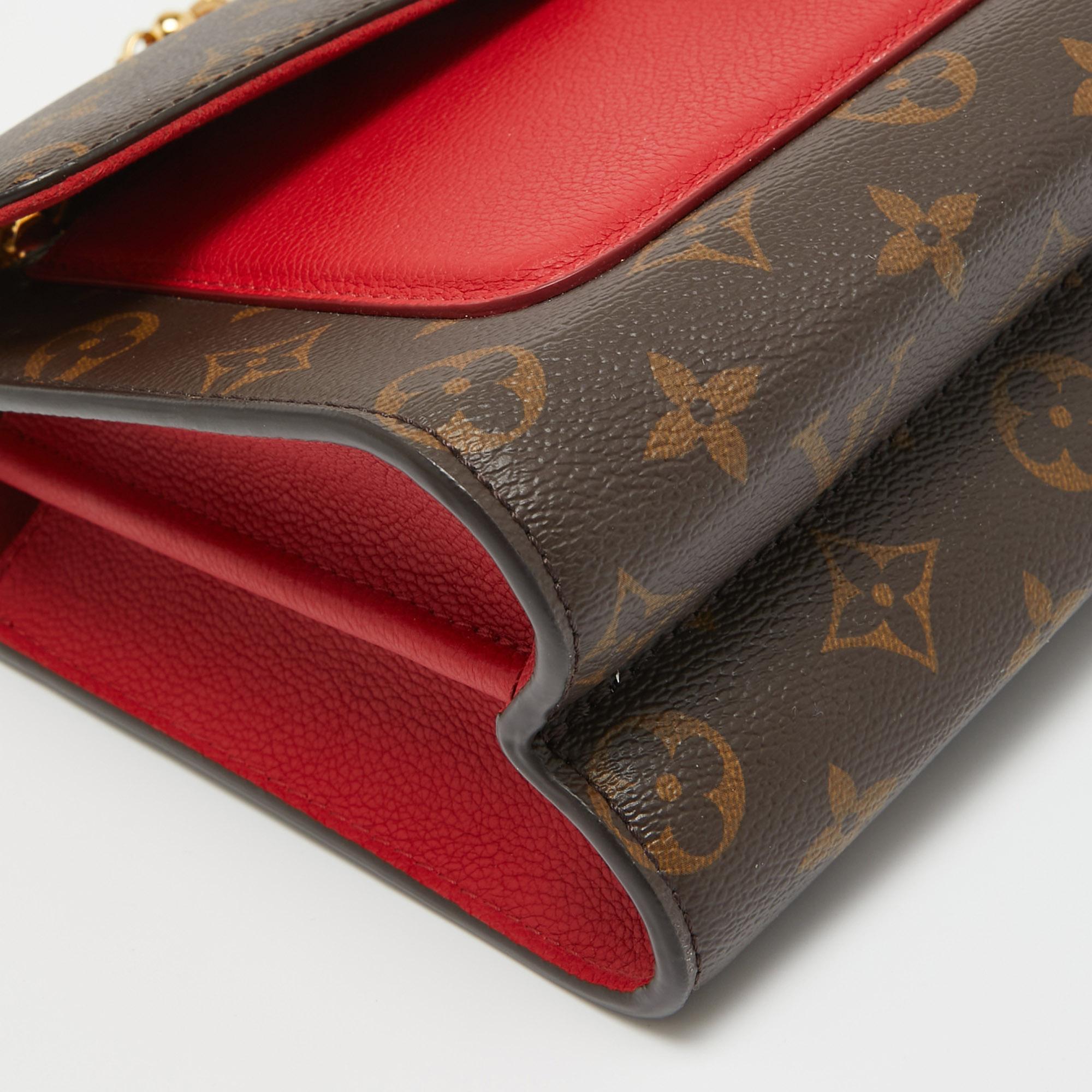 Louis Vuitton Cerise Monogramm Tasche aus Segeltuch und Leder Victoire im Angebot 1