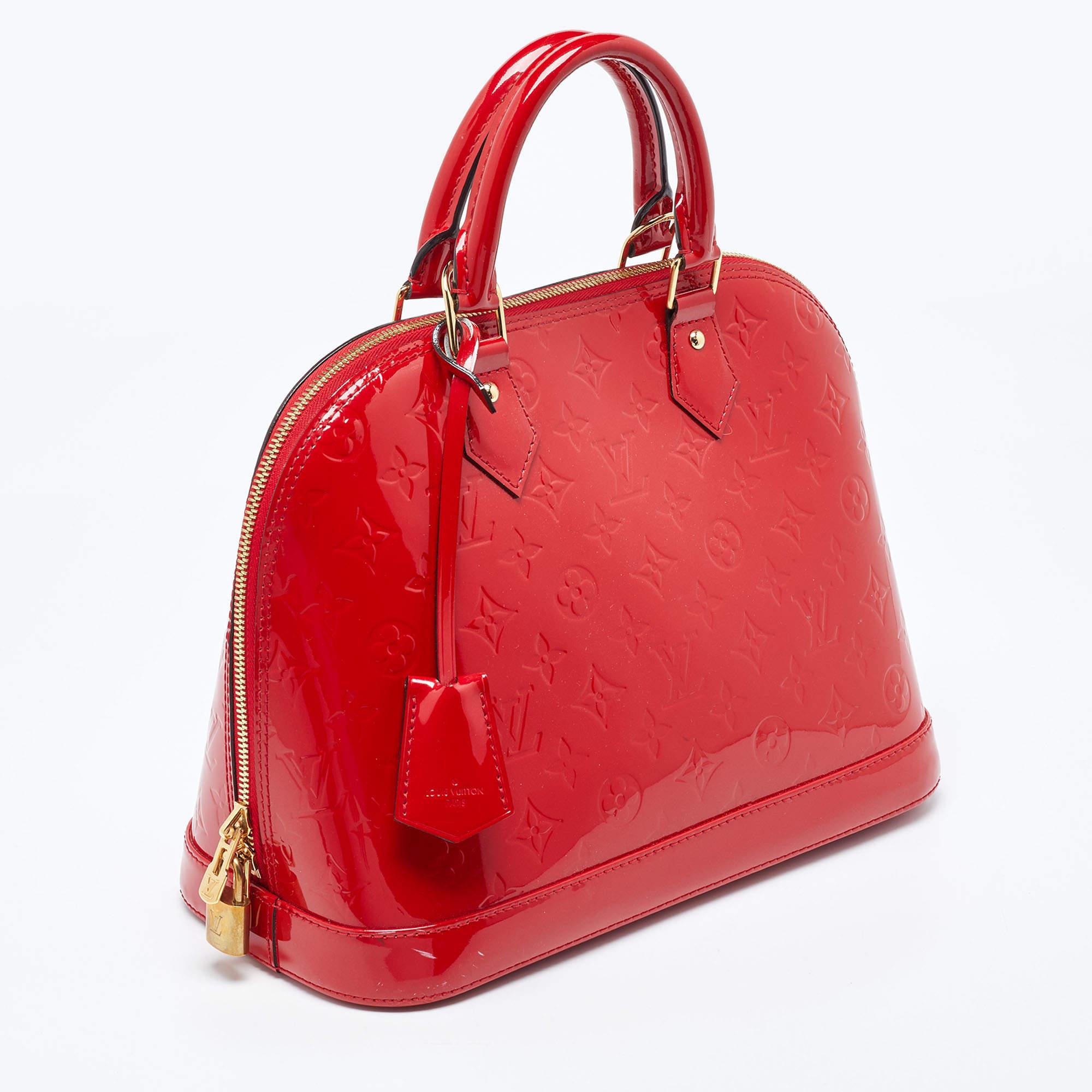 Louis Vuitton Cerise Monogram Vernis Alma PM Bag In Good Condition In Dubai, Al Qouz 2