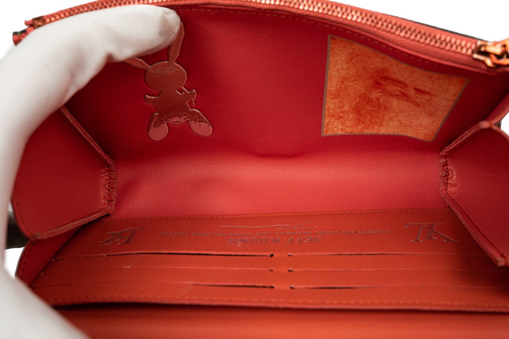 Women's Louis Vuitton Chain Bag Limited Edition with designer Jeff Coons - Da Vinci For Sale