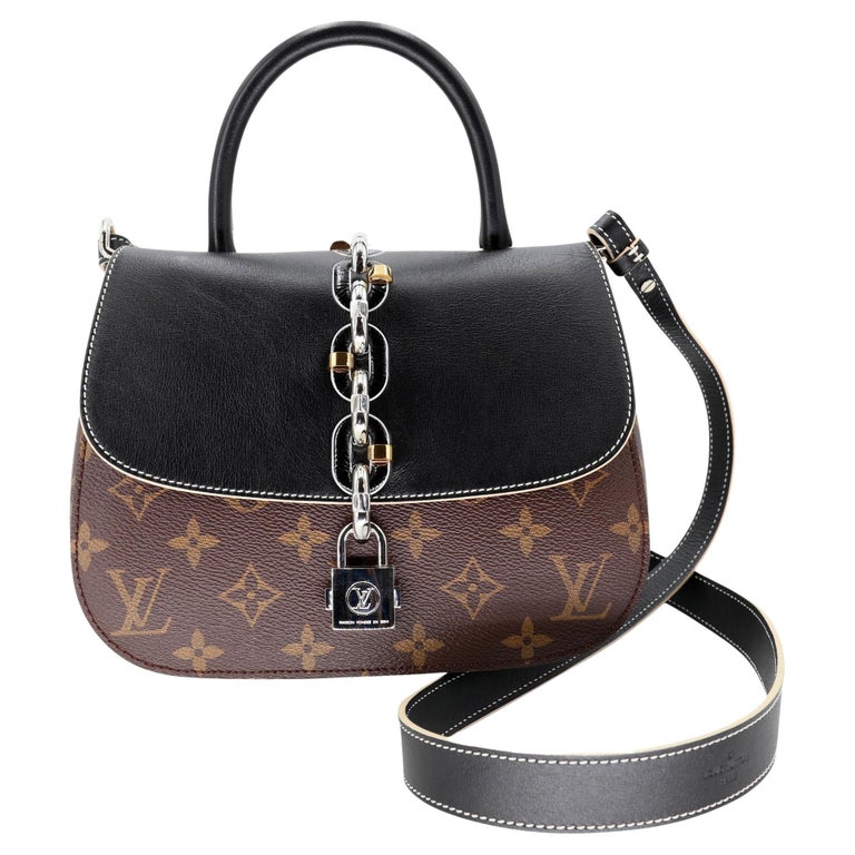Louis Vuitton Chain It Monogram Canvas Shoulder Bag Crossbody Bag LV