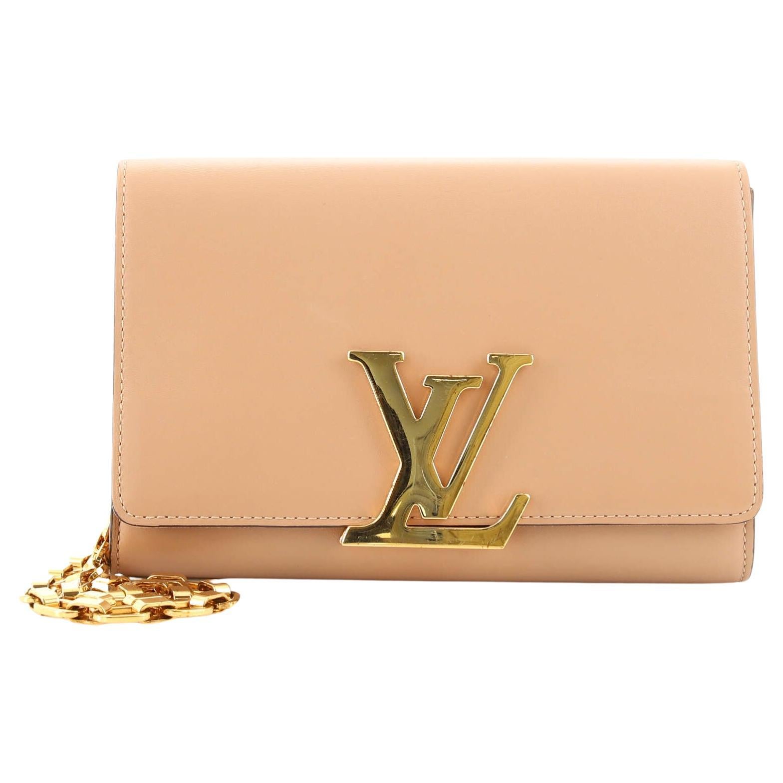Louis Vuitton Chain Louise Clutch Airy V Leather GM at 1stDibs