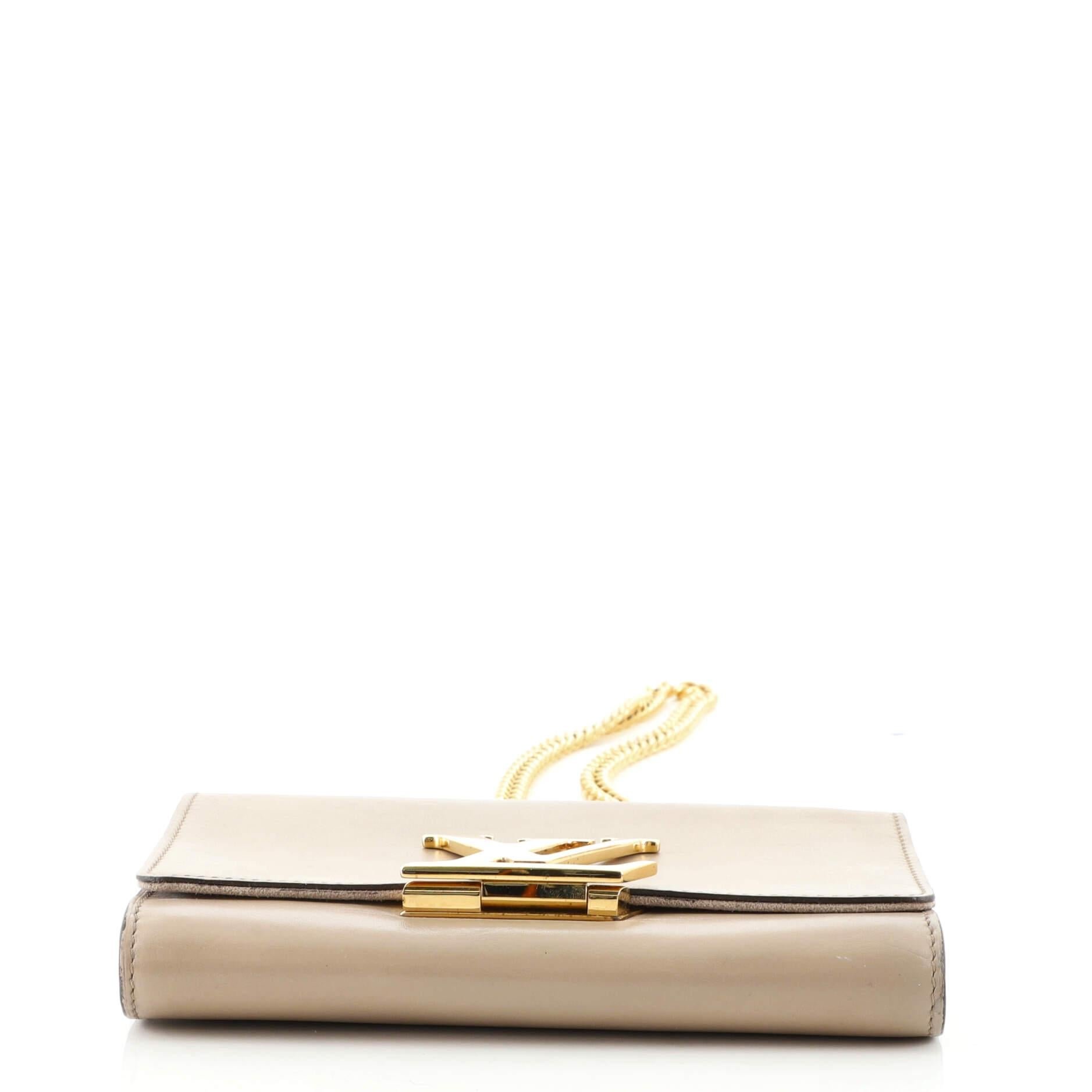 Women's or Men's Louis Vuitton Chain Louise Clutch Leather MM