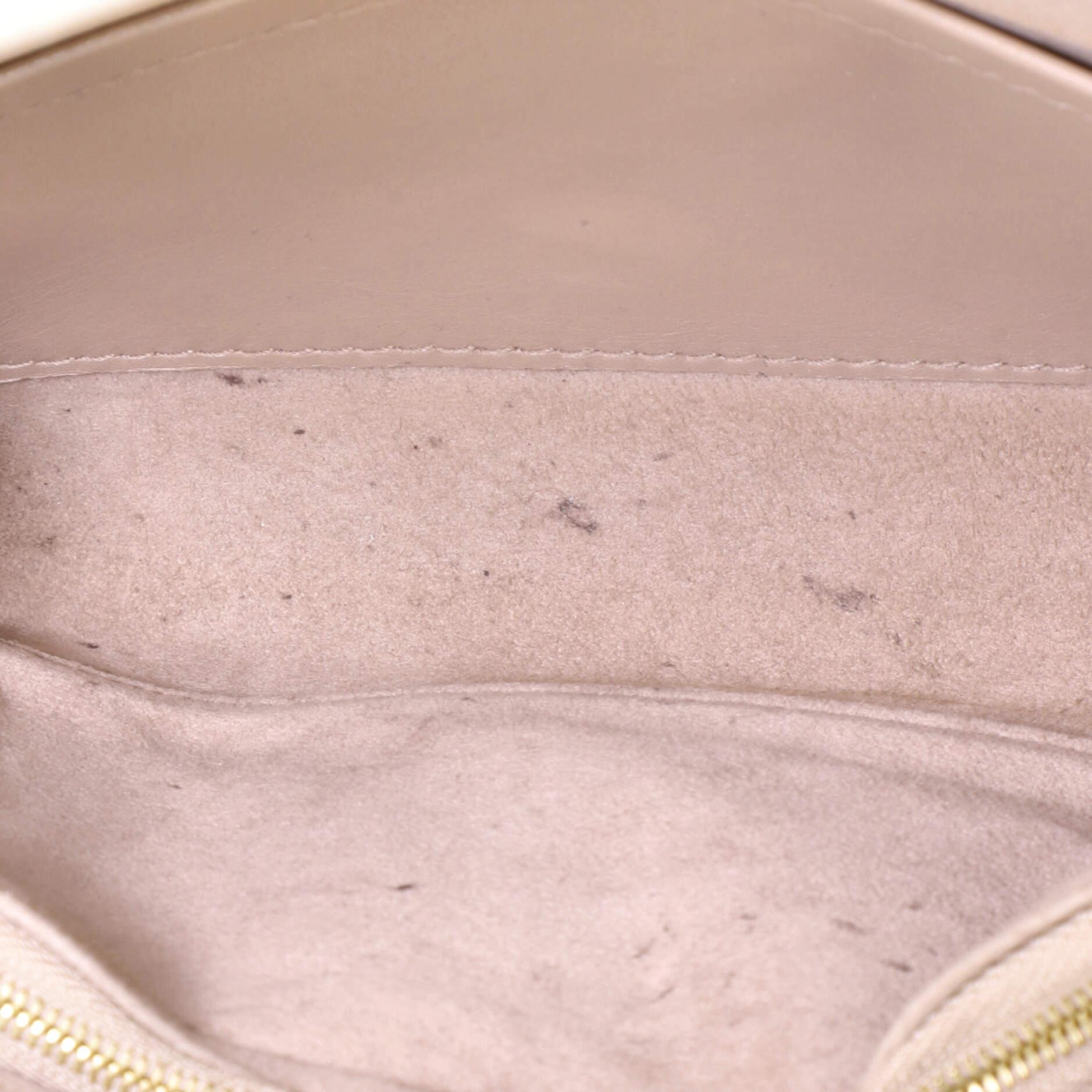 Louis Vuitton Chain Louise Clutch Leather MM 1