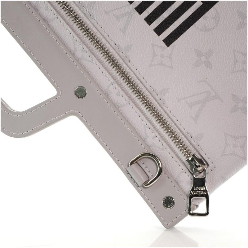 Flache Tote Bag von Louis Vuitton aus Segeltuch mit Logo und Monogramm in limitierter Auflage 2
