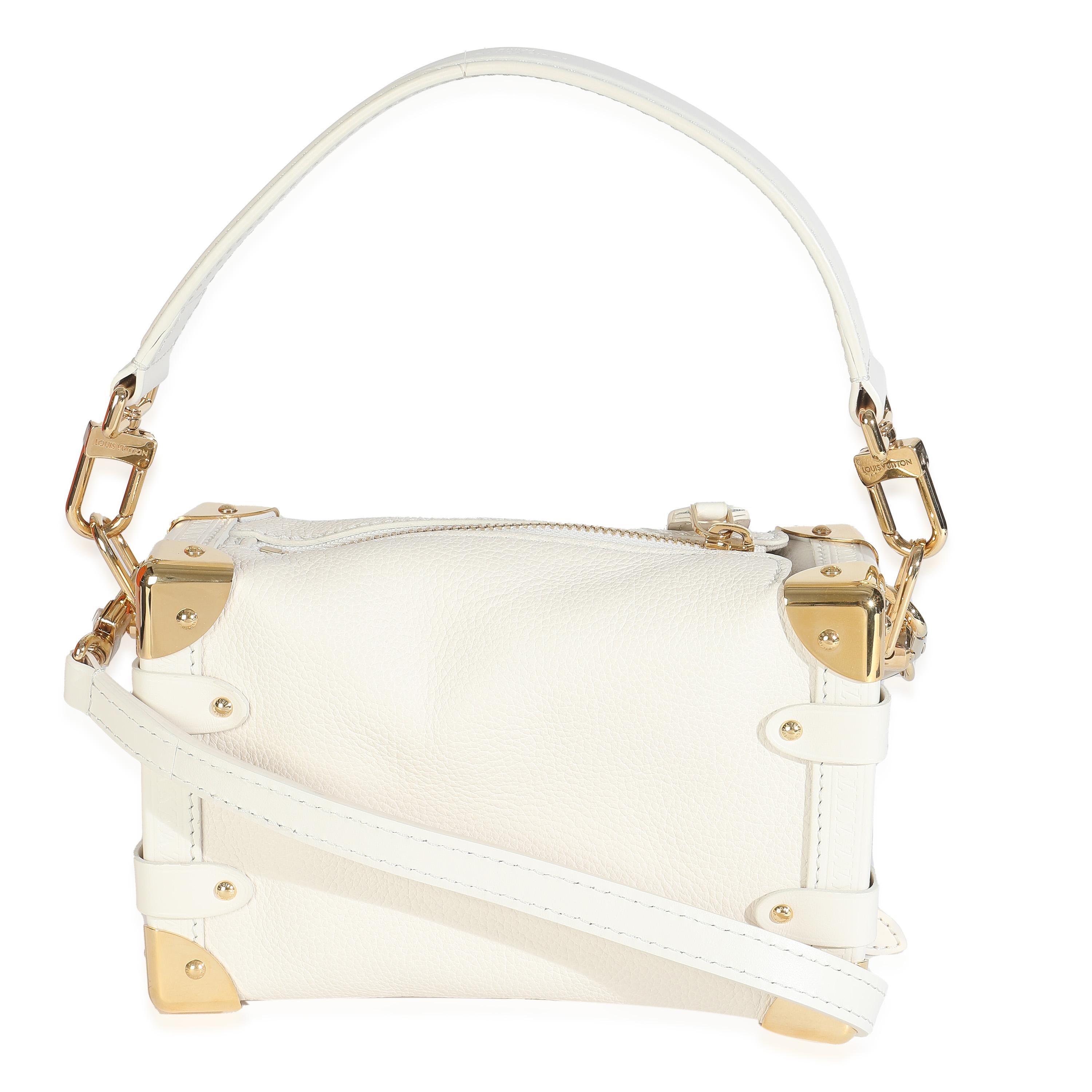 Titel der Auflistung: Louis Vuitton Kreide genarbtem Kalbsleder Seite Kofferraum PM
SKU: Z148371
MSRP: 4100.00 USD
Zustand: Gebraucht 
Handtasche Zustand: Ausgezeichnet
Condit Kommentare: Artikel ist in ausgezeichnetem Zustand und weist leichte