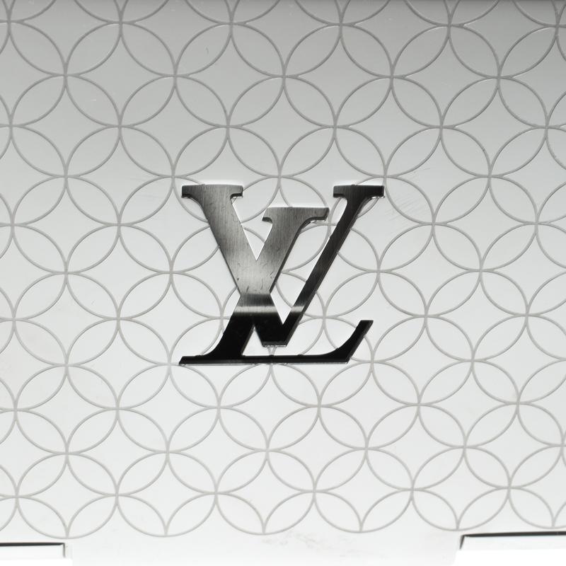 Louis Vuitton Champs-Elysées Laser Engraved Monogram Flower Card Holder In Good Condition In Dubai, Al Qouz 2