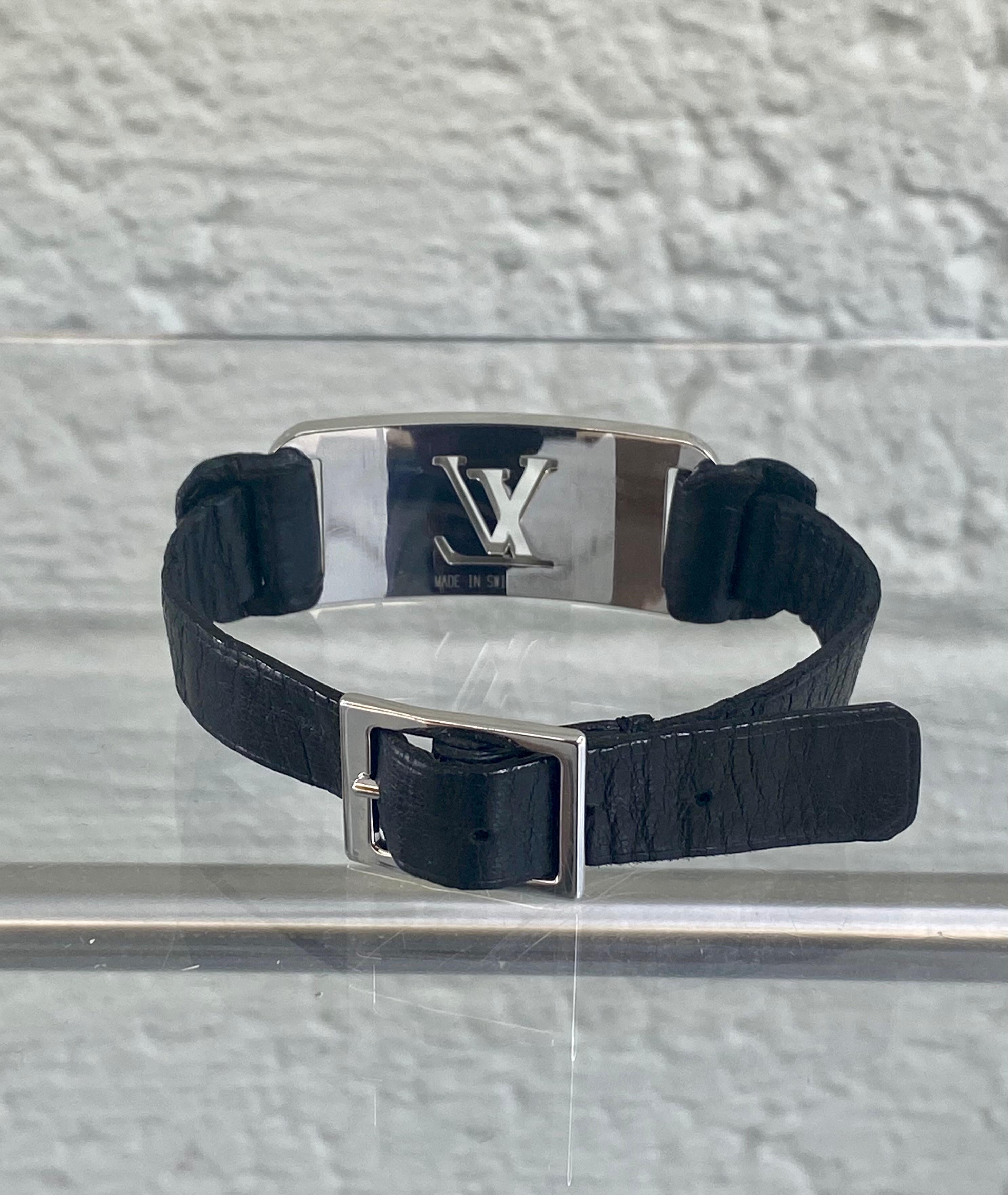 Louis Vuitton - Bracelet en cuir Champs Elysées en édition limitée  Bon état - En vente à Fort Lauderdale, FL