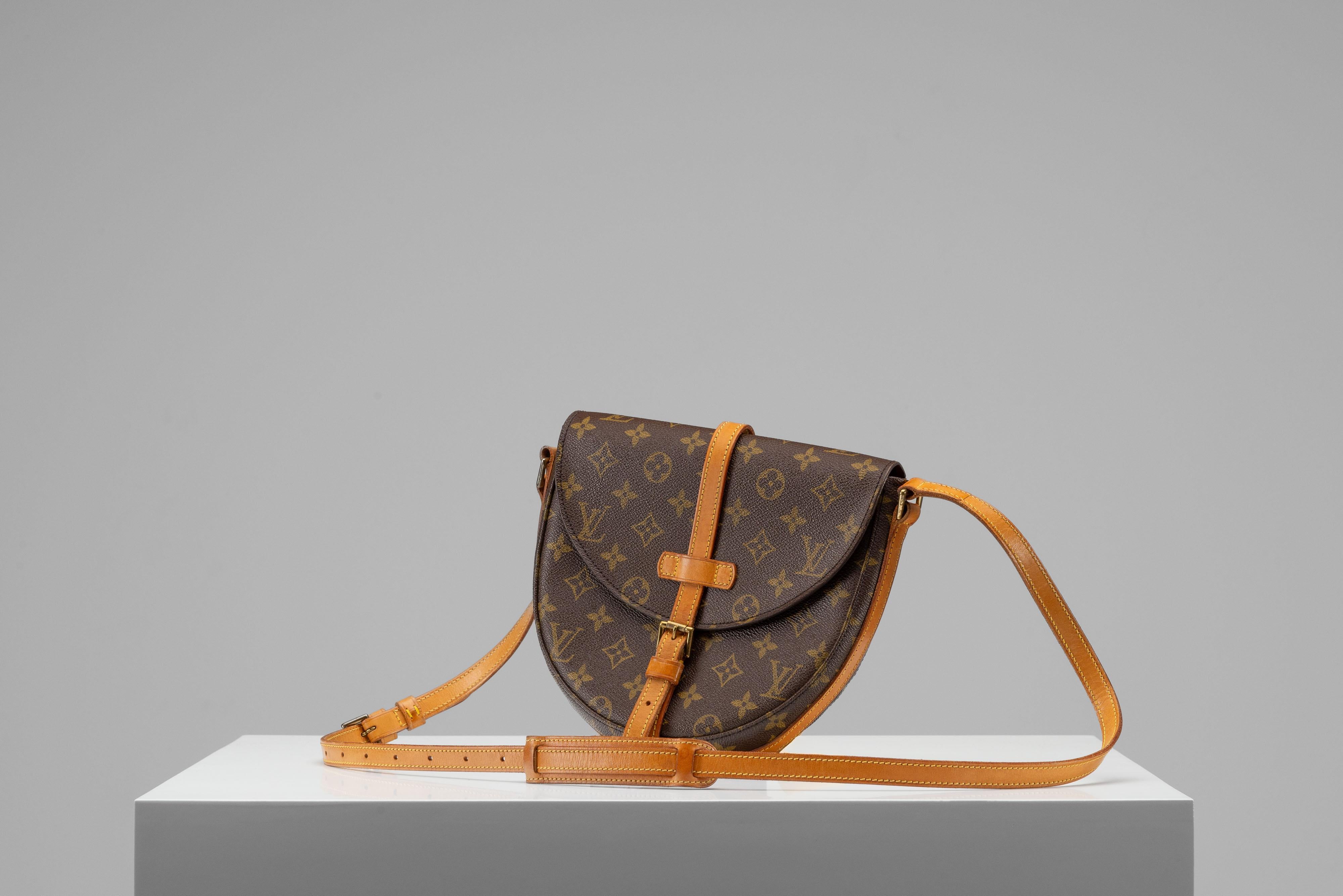 Louis Vuitton Chantilly Vintage Monogram Crossbody Bag In Good Condition In Roosendaal, NL