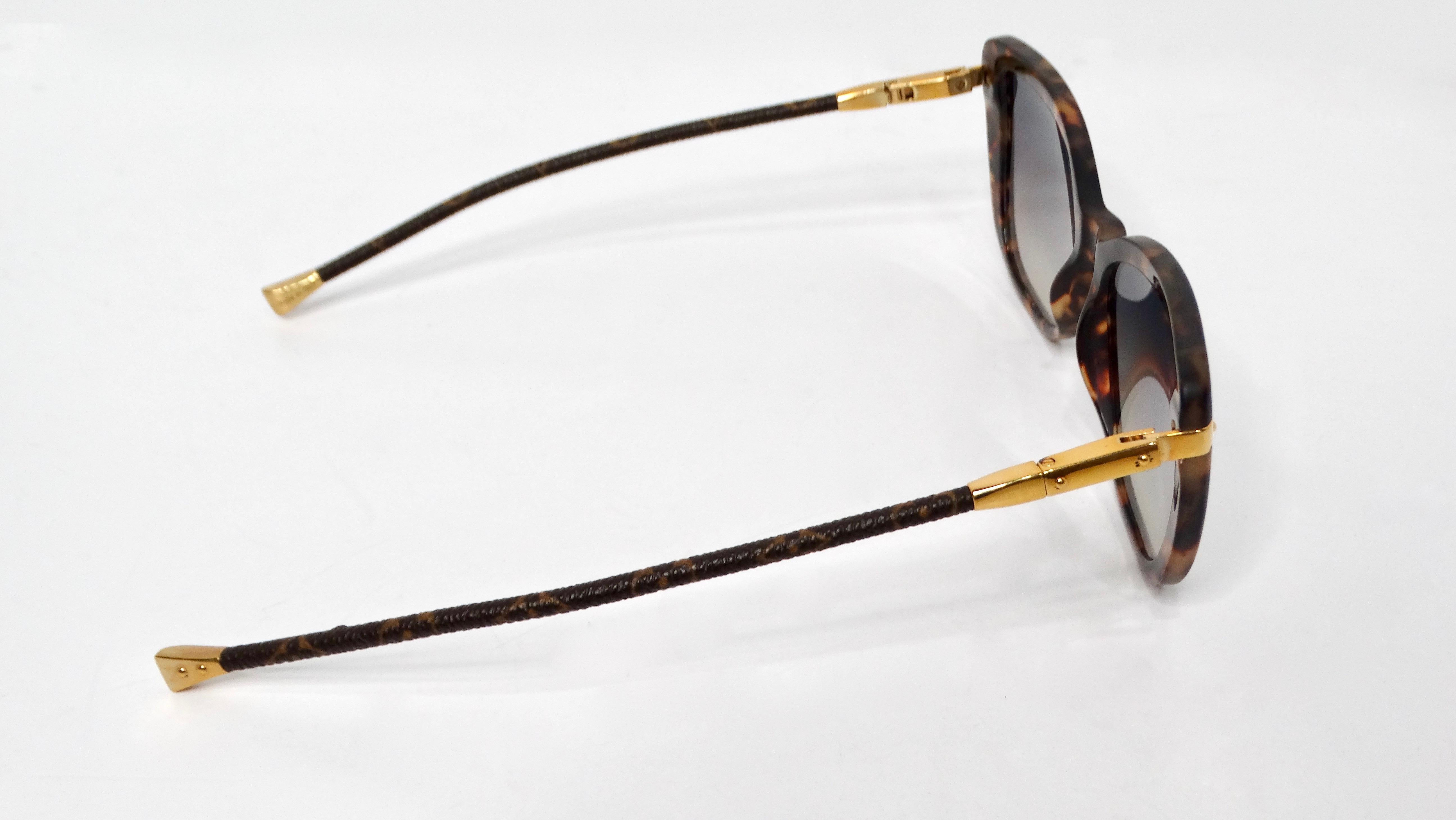 Lunettes de soleil pliables Louis Vuitton Charlotte Frame Tortoise Acetate Monogram en vente 6