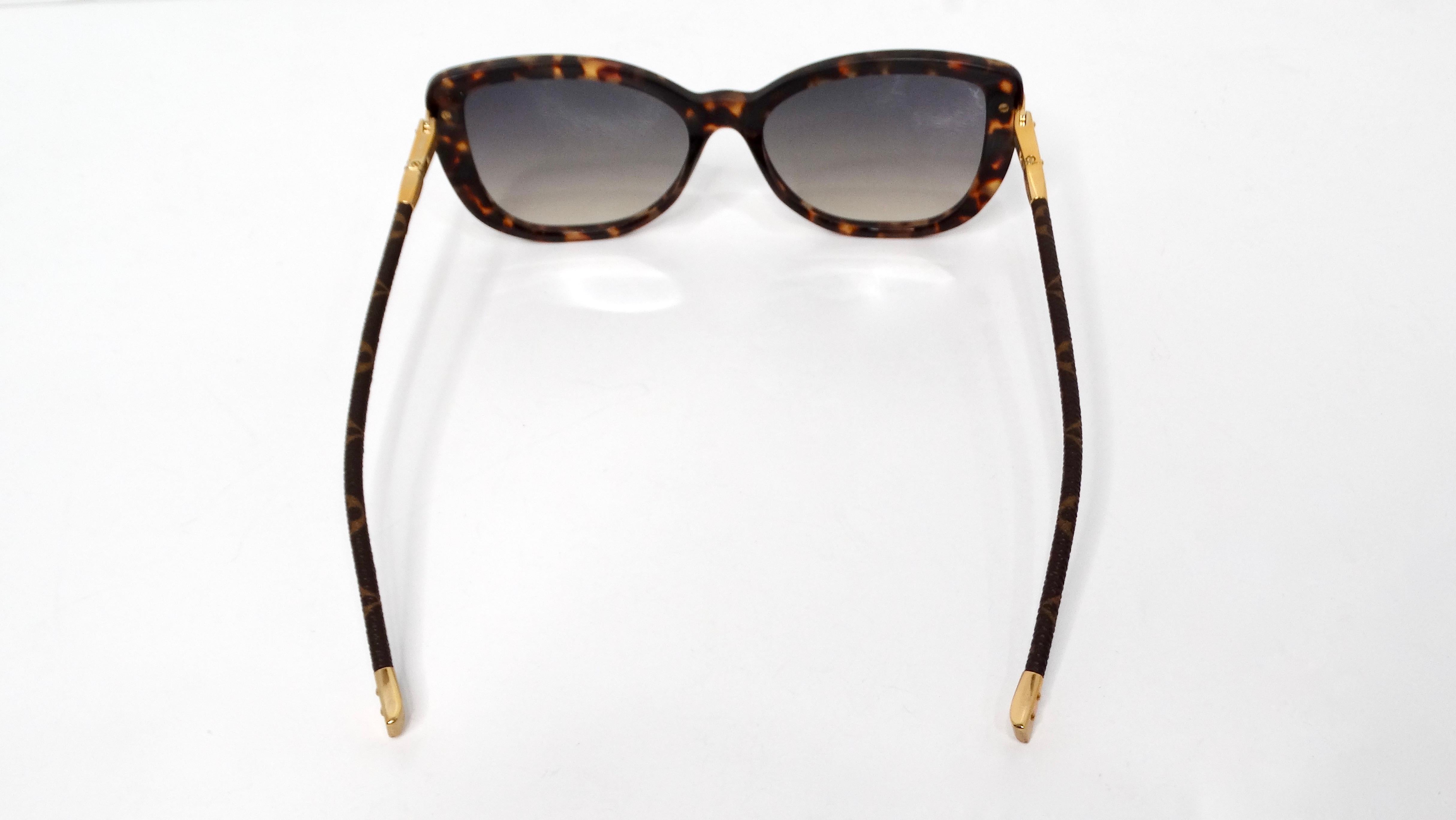 Lunettes de soleil pliables Louis Vuitton Charlotte Frame Tortoise Acetate Monogram en vente 2