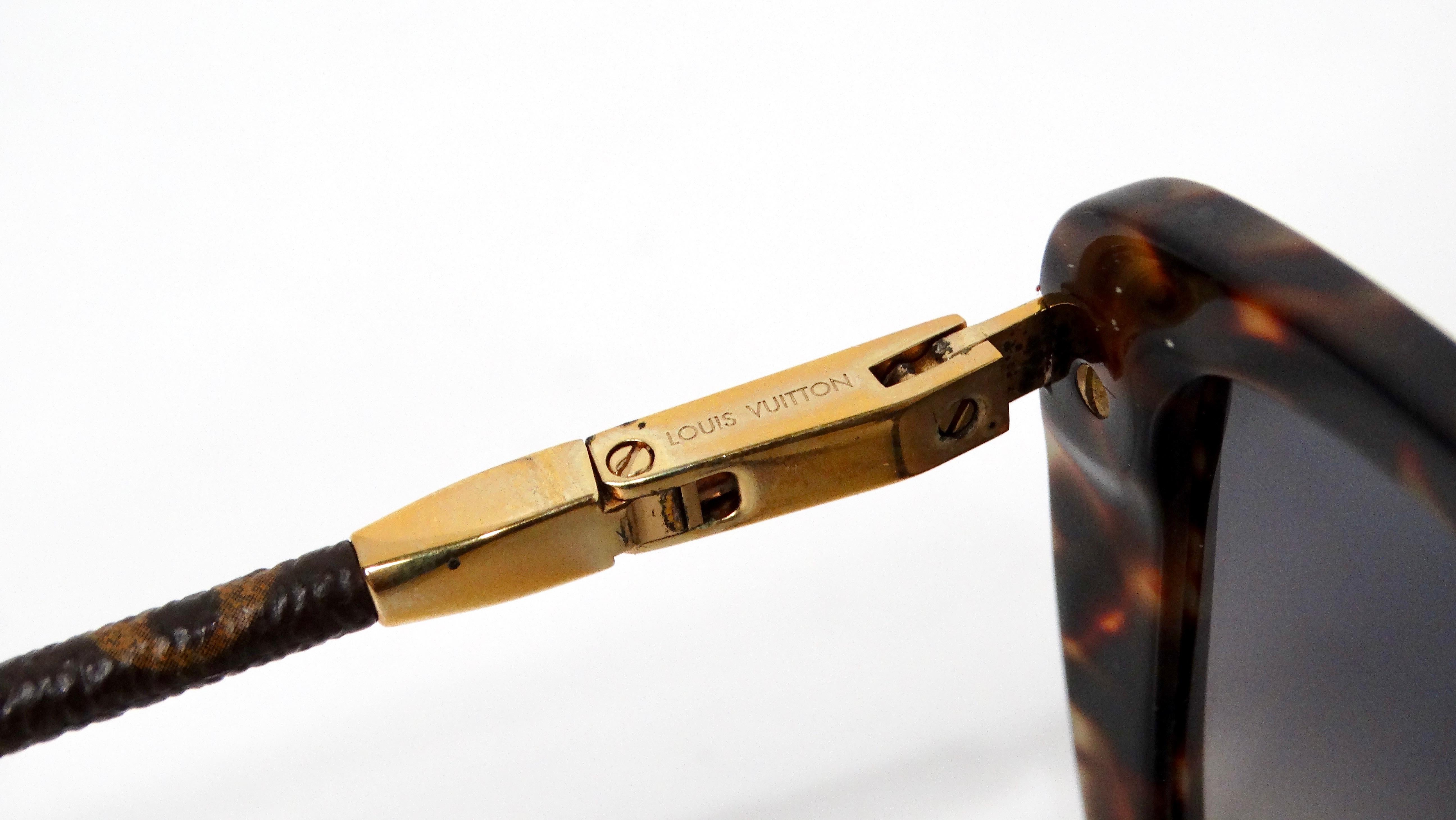 Lunettes de soleil pliables Louis Vuitton Charlotte Frame Tortoise Acetate Monogram en vente 4