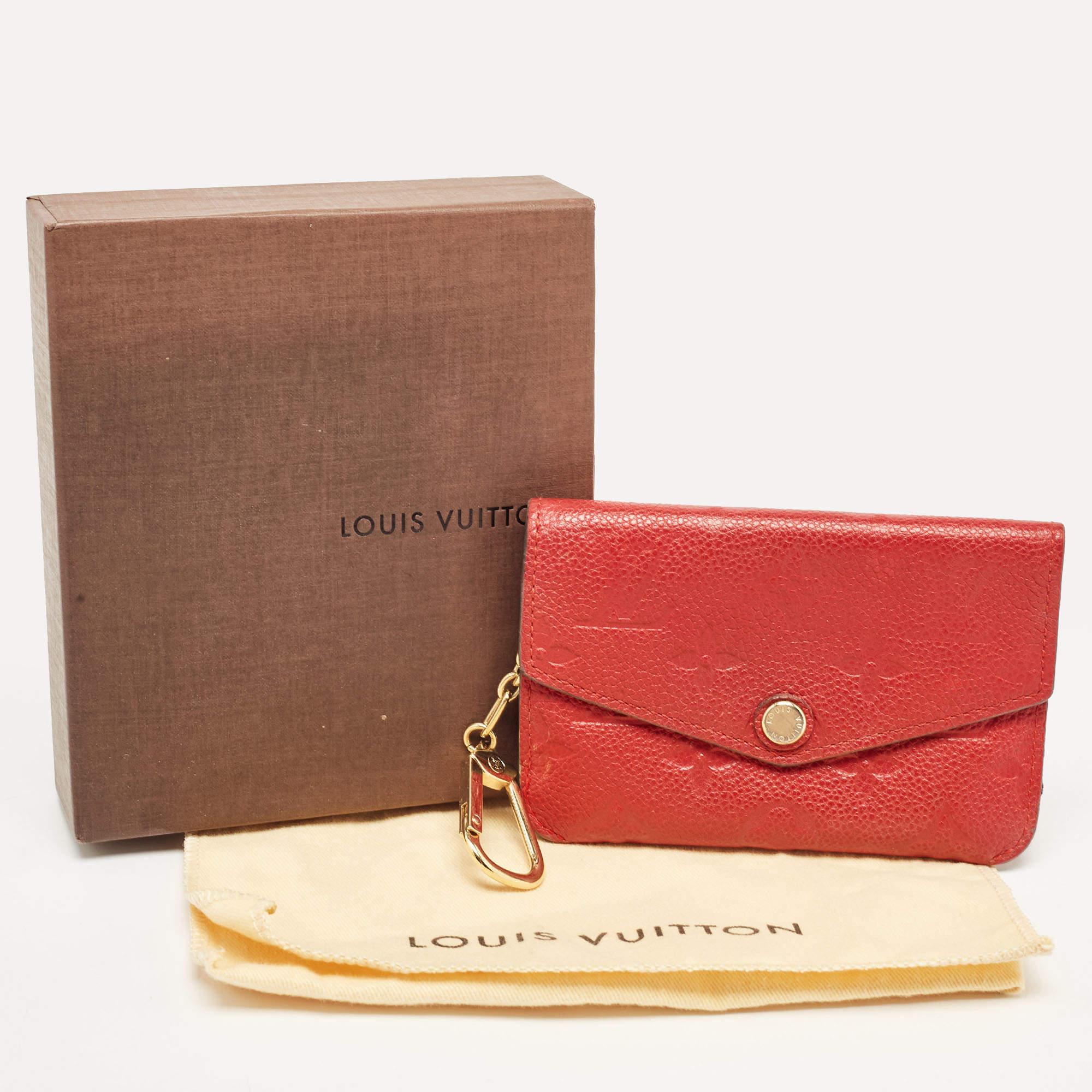 Louis Vuitton - Porte-clés Empreinte en cuir cerisier en vente 2