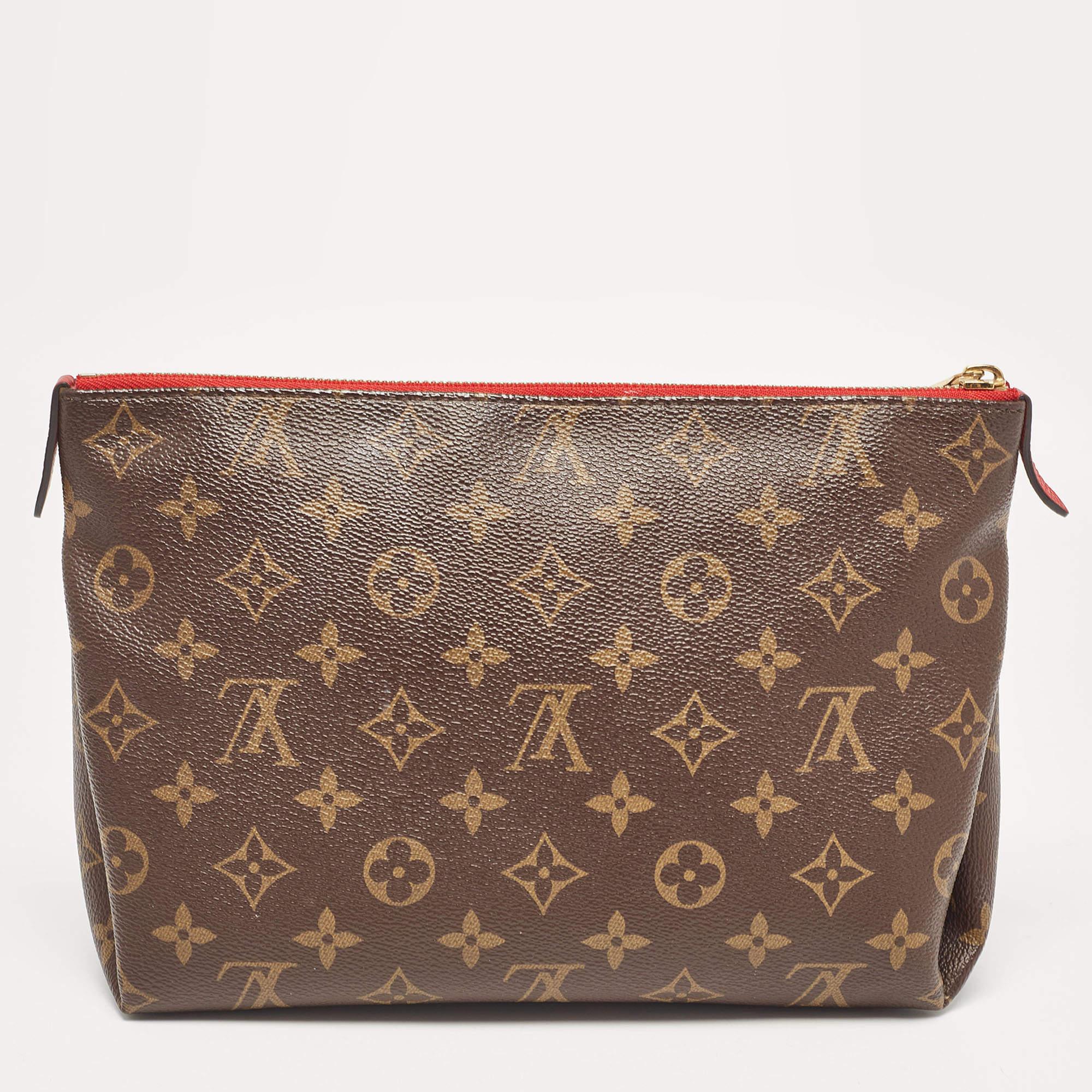 Louis Vuitton Cherry Monogram Canvas Pallas Clutch In Good Condition In Dubai, Al Qouz 2