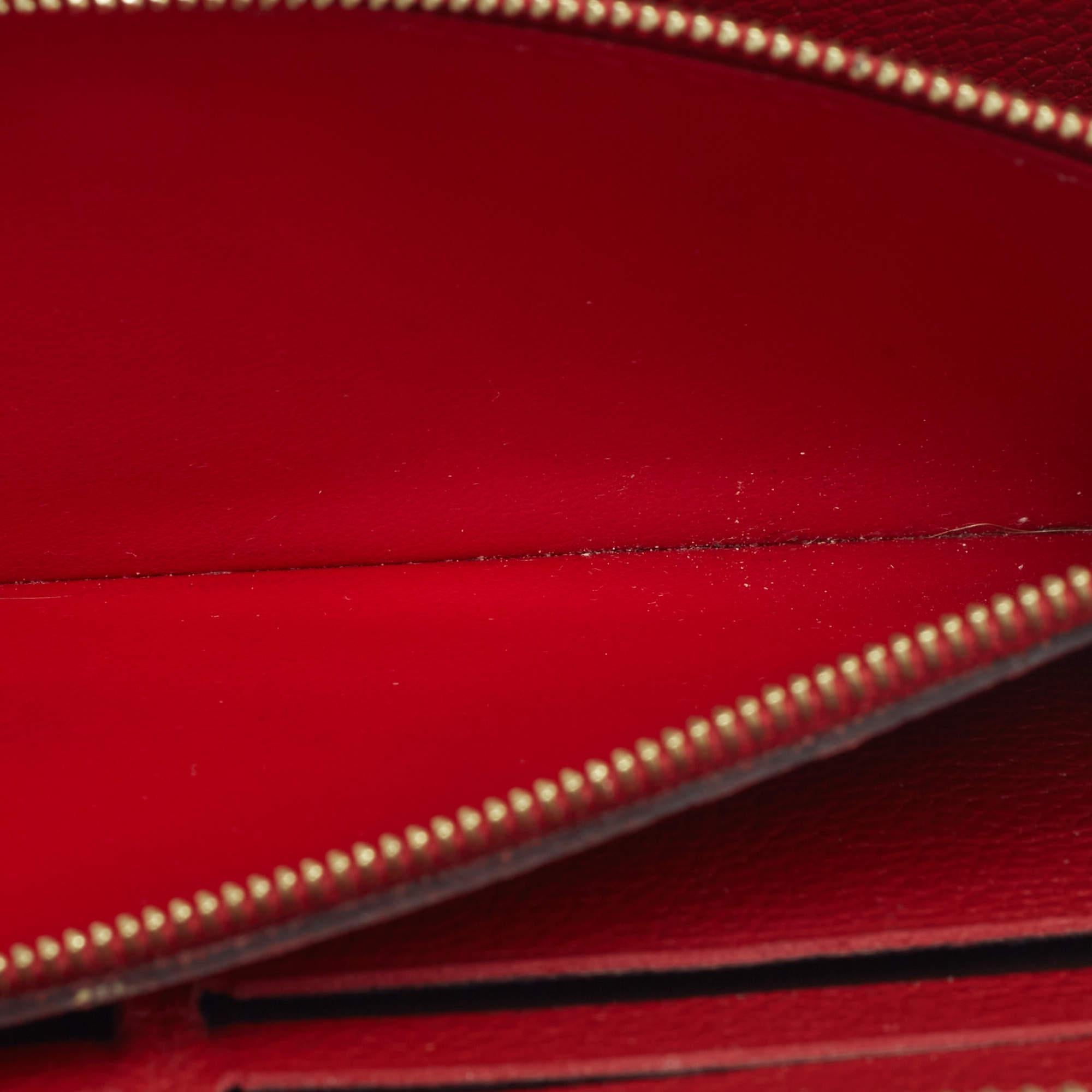 Louis Vuitton Portafoglio Clemence in Pelle Empreinte con Monogram Ciliegia In condizioni buone in vendita a Dubai, Al Qouz 2