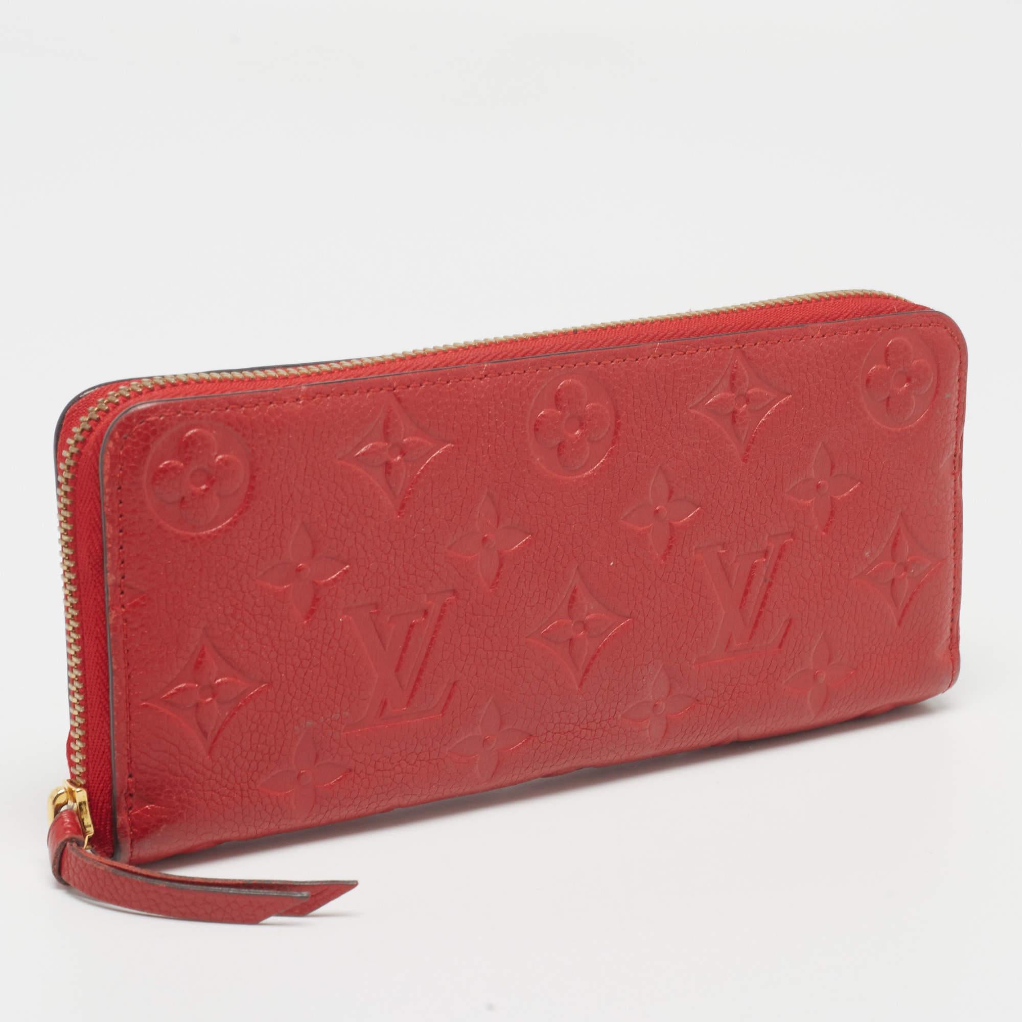 Louis Vuitton Portafoglio Clemence in Pelle Empreinte con Monogram Ciliegia in vendita 1