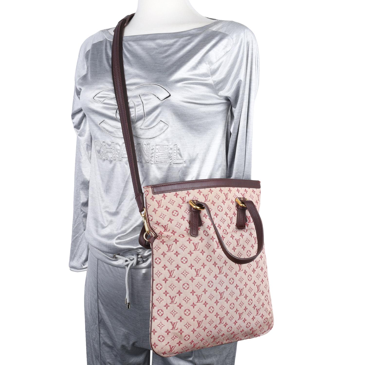 Authentique sac à main Louis Vuitton Maroon Mini Lin Francoise Shoulder Bag. Le parfait sac de jour ou de voyage. Comprend deux sangles de tailles différentes à utiliser comme sacs à bandoulière de longueurs différentes. Caractéristiques : toile