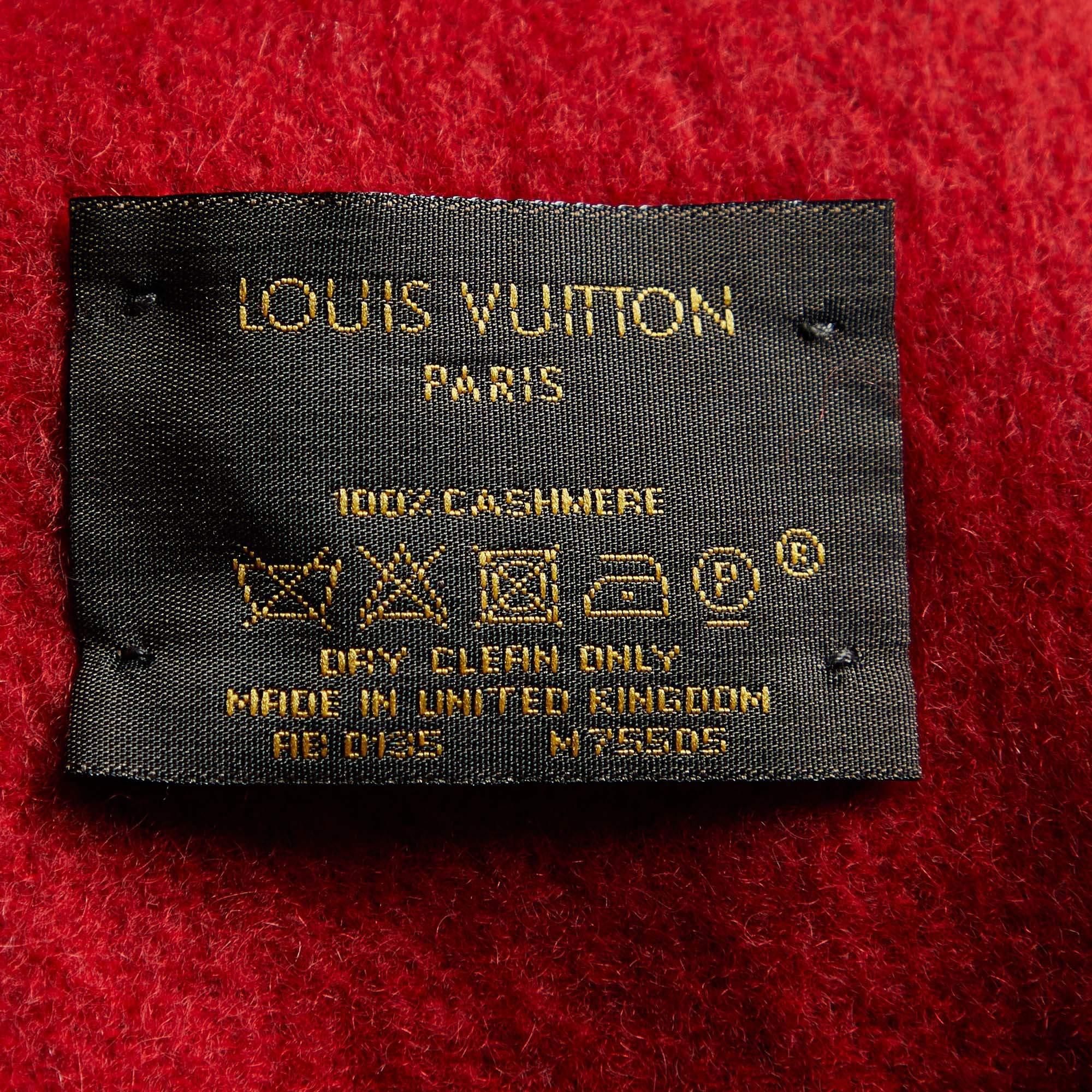 Louis Vuitton Cherry Red Reykjavik Cashmere Scarf In Good Condition In Dubai, Al Qouz 2