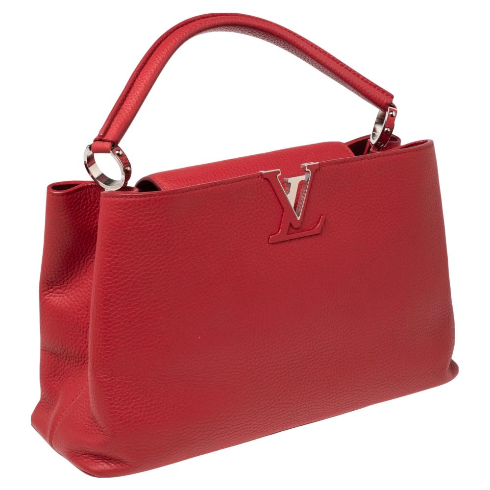 Louis Vuitton Cherry Taurillon Leather Capucines MM Bag In Good Condition In Dubai, Al Qouz 2