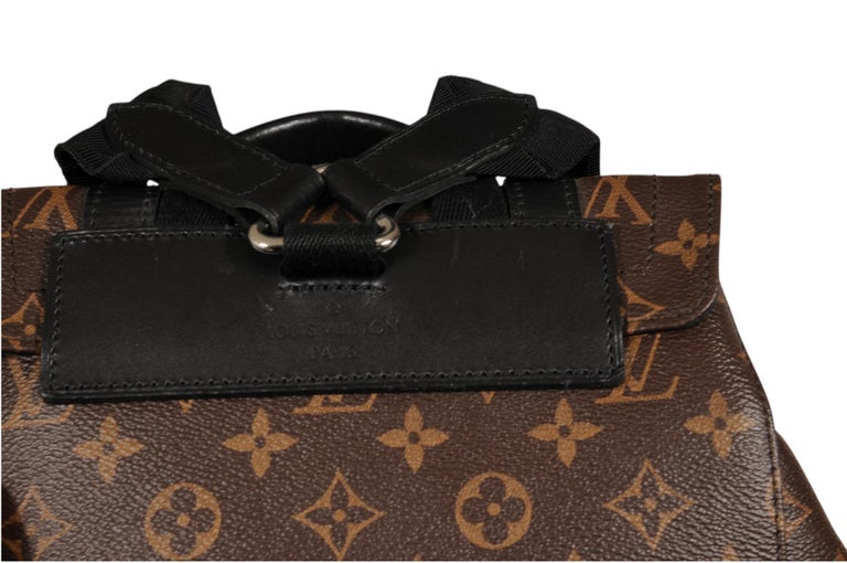 black louis vuitton christopher backpack mm Monogram Taurillon Leather A drawstring and press Vuitton Christopher Louis Vuitton Black