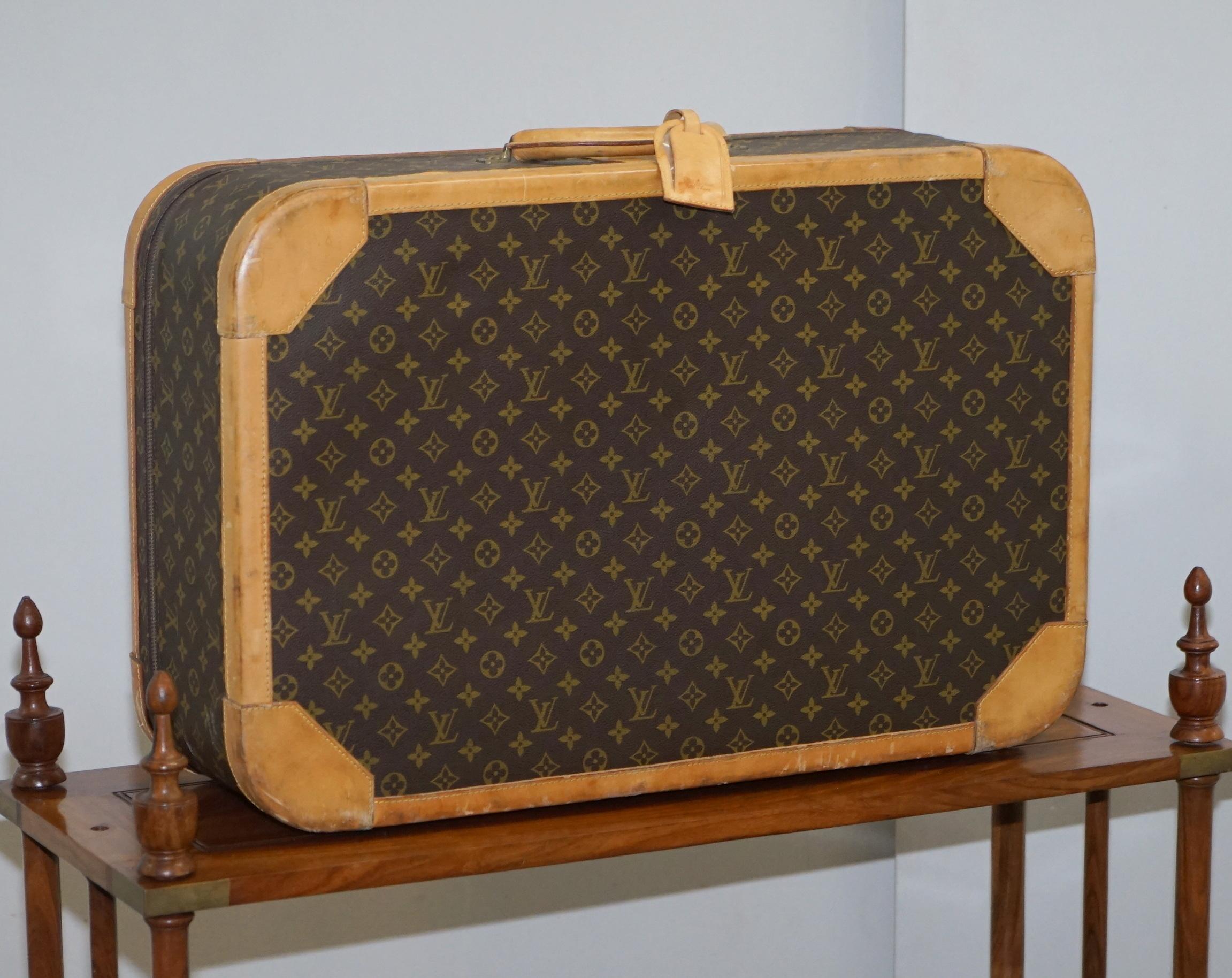 We are delighted to offer this lovely 100% original and unrestored circa 1970s Louis Vuitton Stratos 70 brown leather monogrammed suitcase original RRP £4,200

What a find, this is the first totally original and unrestored version of this bag I