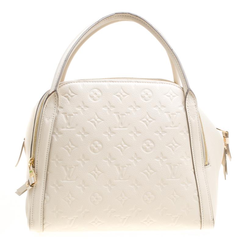 Named after the historic Le Marais district in Paris, the Marais MM bag is one of the newer designs from the house of Louis Vuitton. Exuding the label's rich craftsmanship and creativity, the bag is rendered in citrine monogram Empreinte leather and