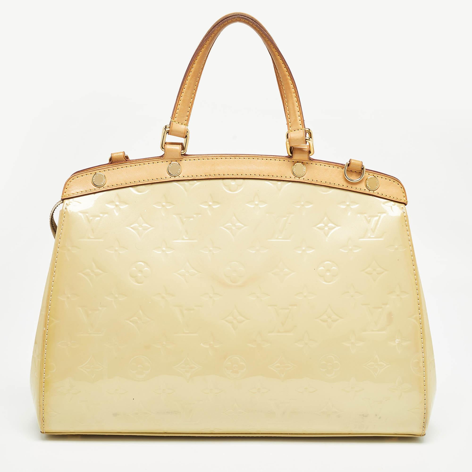 Louis Vuitton Citrine Monogram Vernis Brea MM Bag In Good Condition For Sale In Dubai, Al Qouz 2