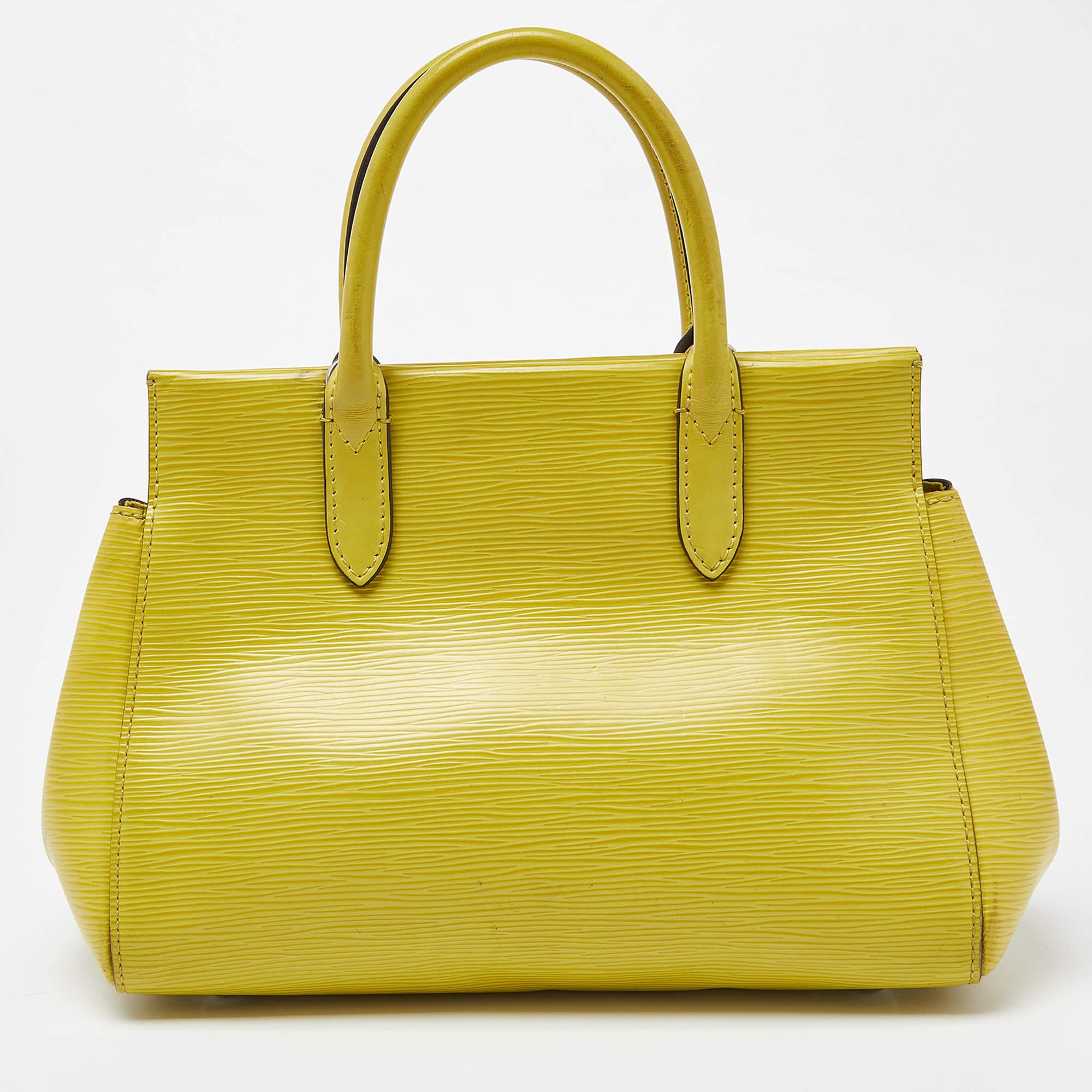 Bolso Louis Vuitton Marly BB de piel Epi color cidro en Bastante bueno estado para la venta en Dubai, Al Qouz 2