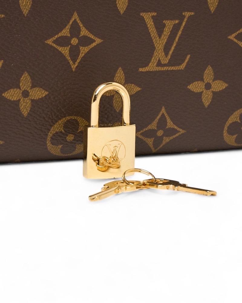 Louis Vuitton City Cruiser MM Monogram Reverse Borsa a tracolla en vente 5