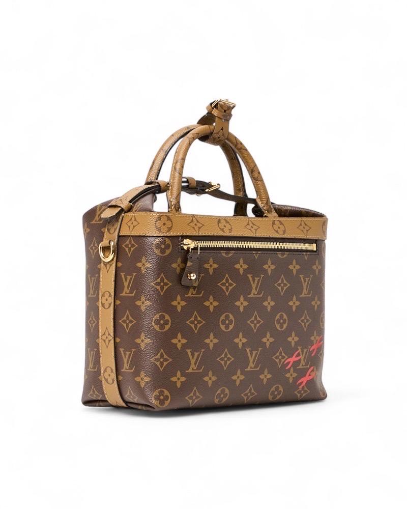 Marron Louis Vuitton City Cruiser MM Monogram Reverse Borsa a tracolla en vente