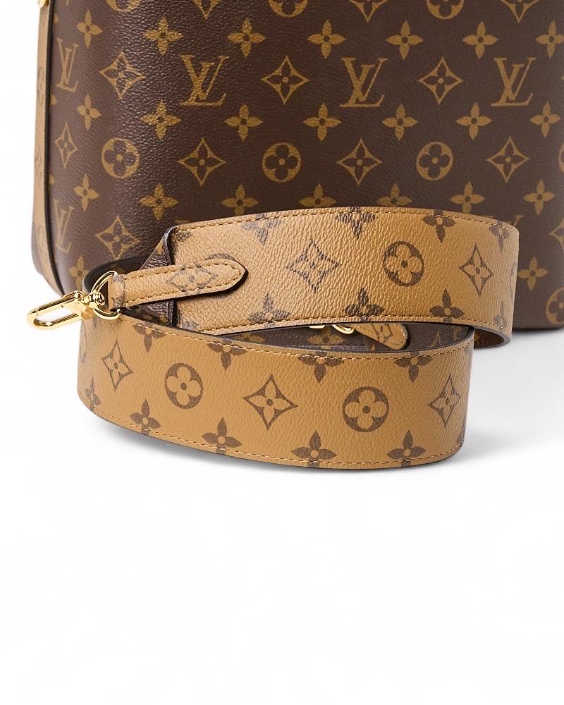Louis Vuitton City Cruiser MM Monogram Reverse Borsa a tracolla en vente 1