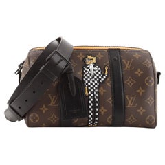 Sac City Keepall Louis Vuitton en toile monogrammée avec patch ami de LV